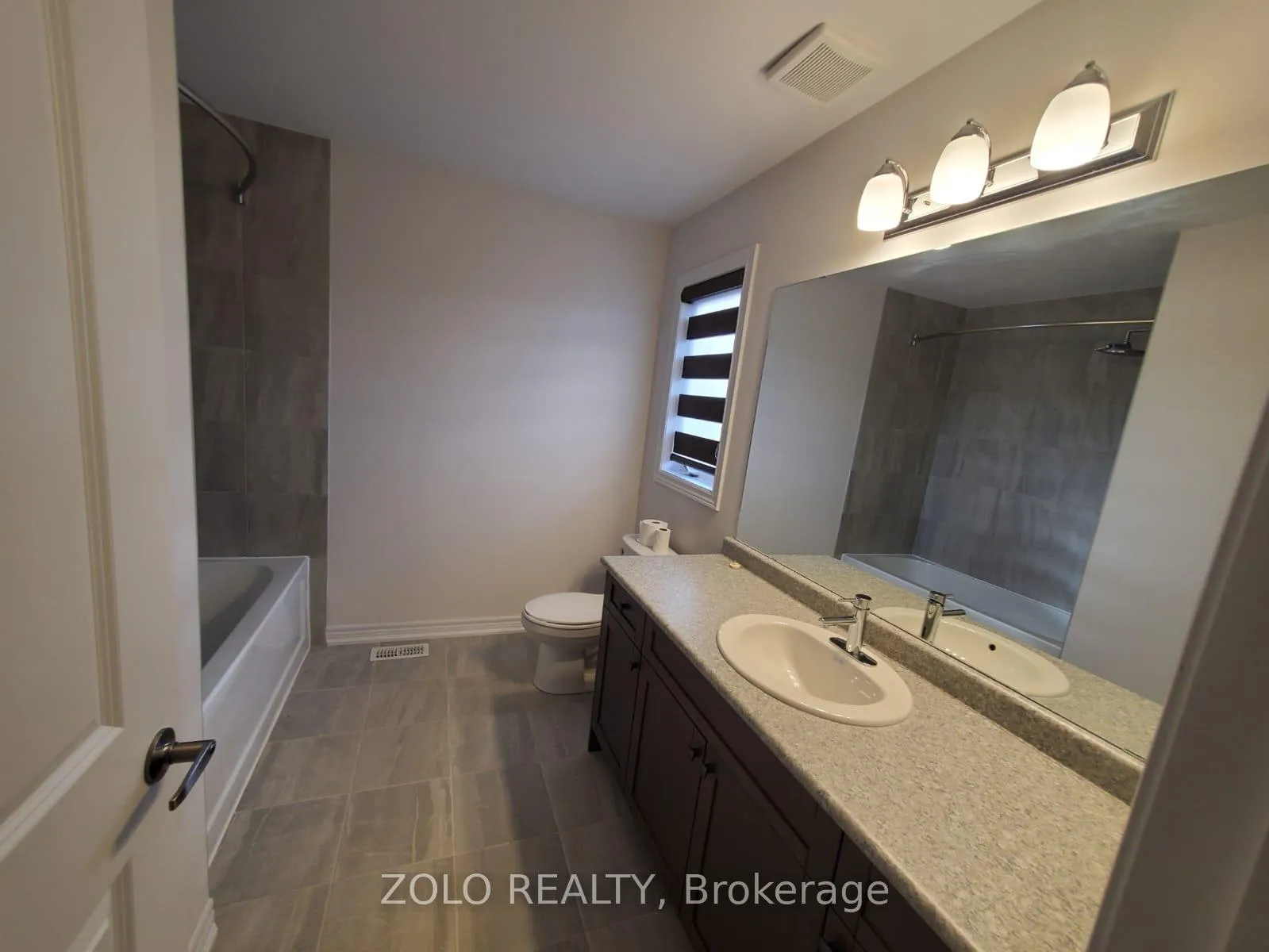 Photo 20 of 99 Tom Brown Drive, Brant, Paris — HOMEH