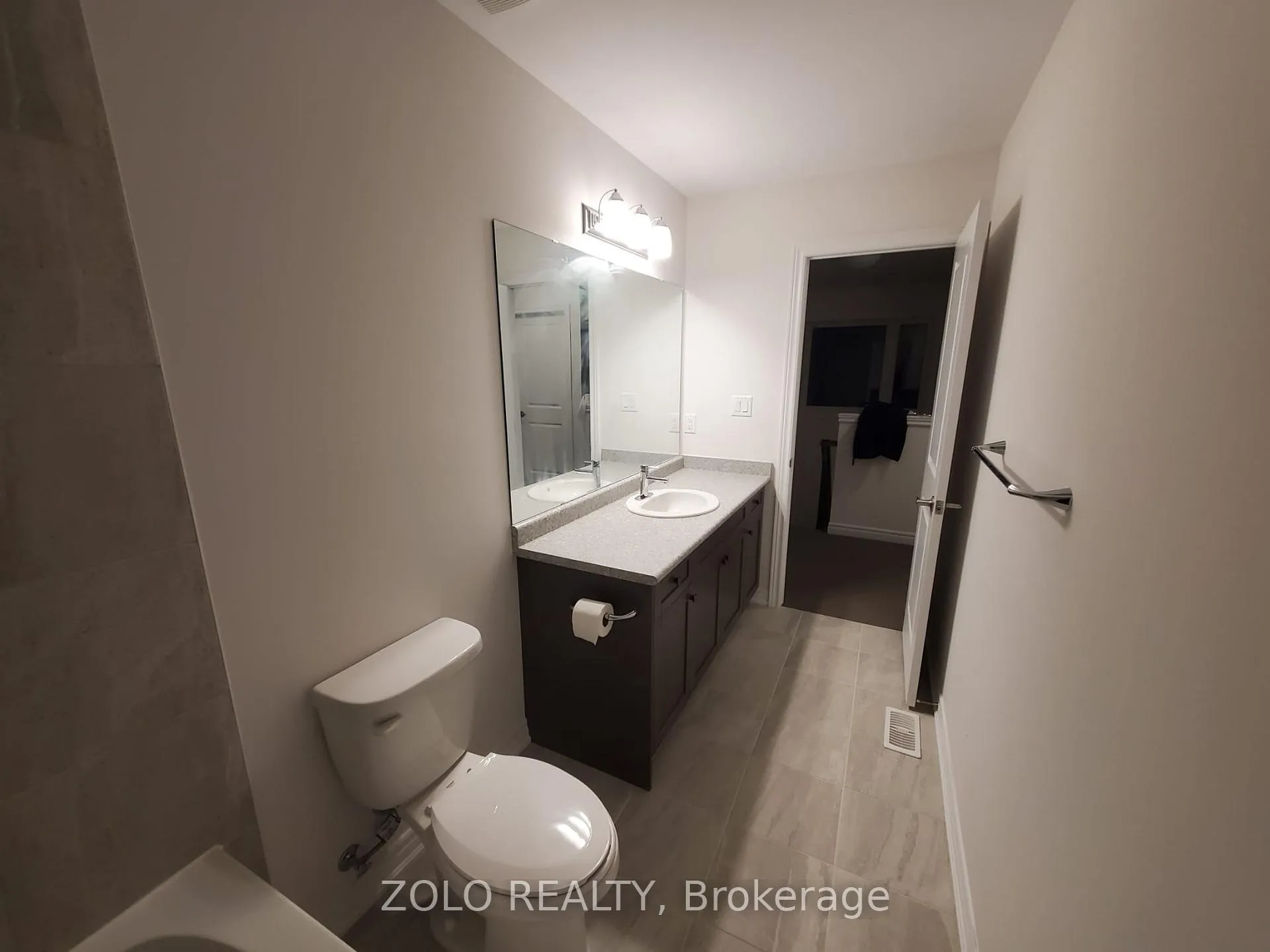 Photo 33 of 99 Tom Brown Drive, Brant, Paris — HOMEH