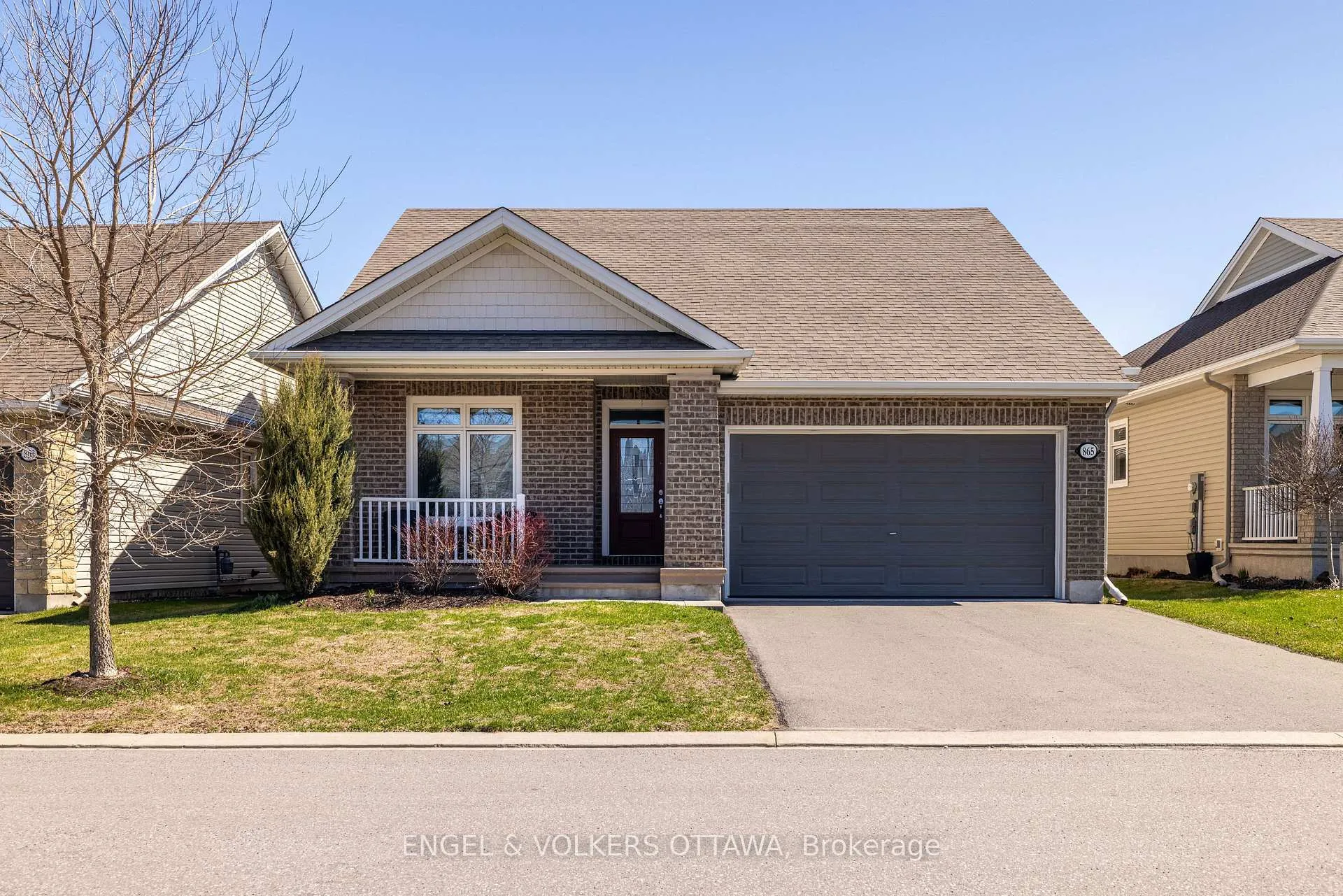 Front of 865 Tewin Circle