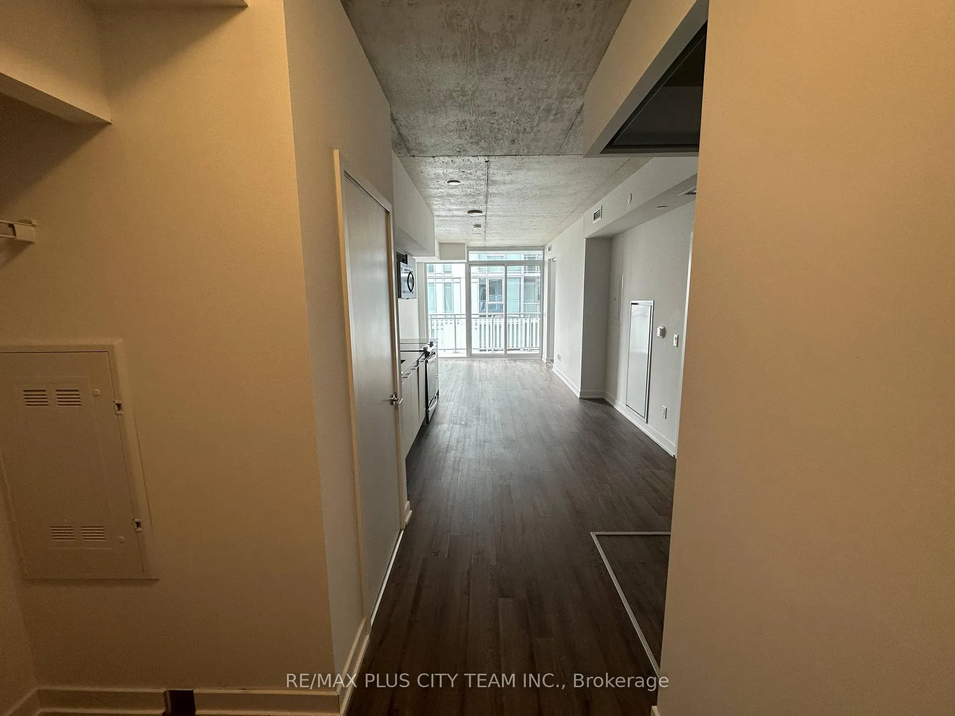 Photo 2 of Unit 811, 45 Baseball Place, Toronto, South Riverdale — HOMEH