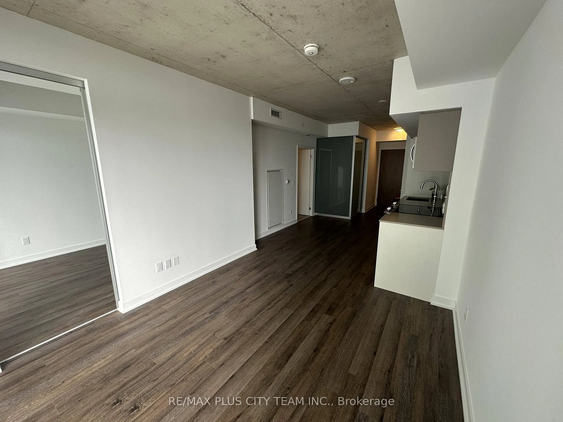 Photo 3 of Unit 811, 45 Baseball Place, Toronto, South Riverdale — HOMEH
