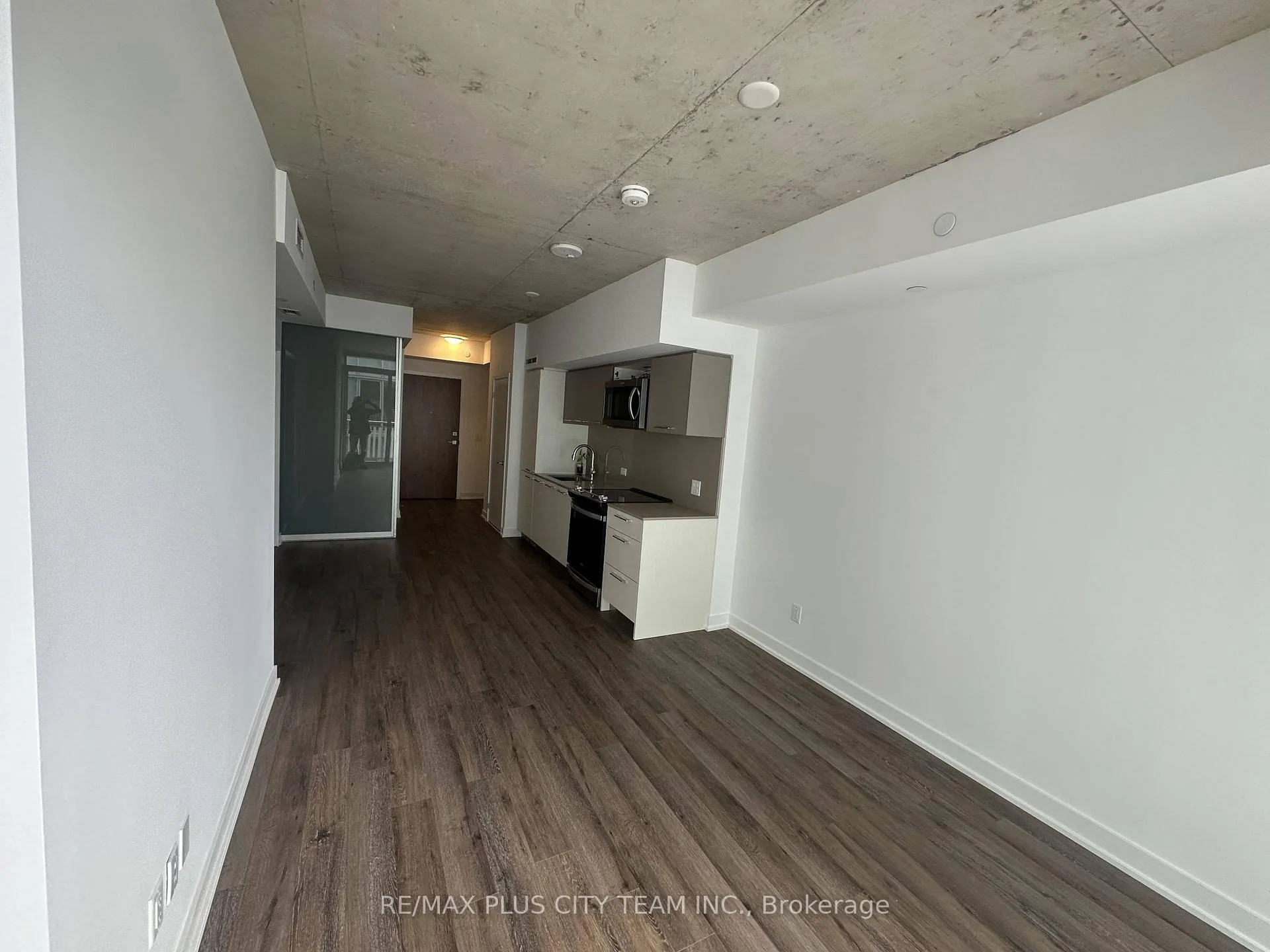 Photo 4 of Unit 811, 45 Baseball Place, Toronto, South Riverdale — HOMEH