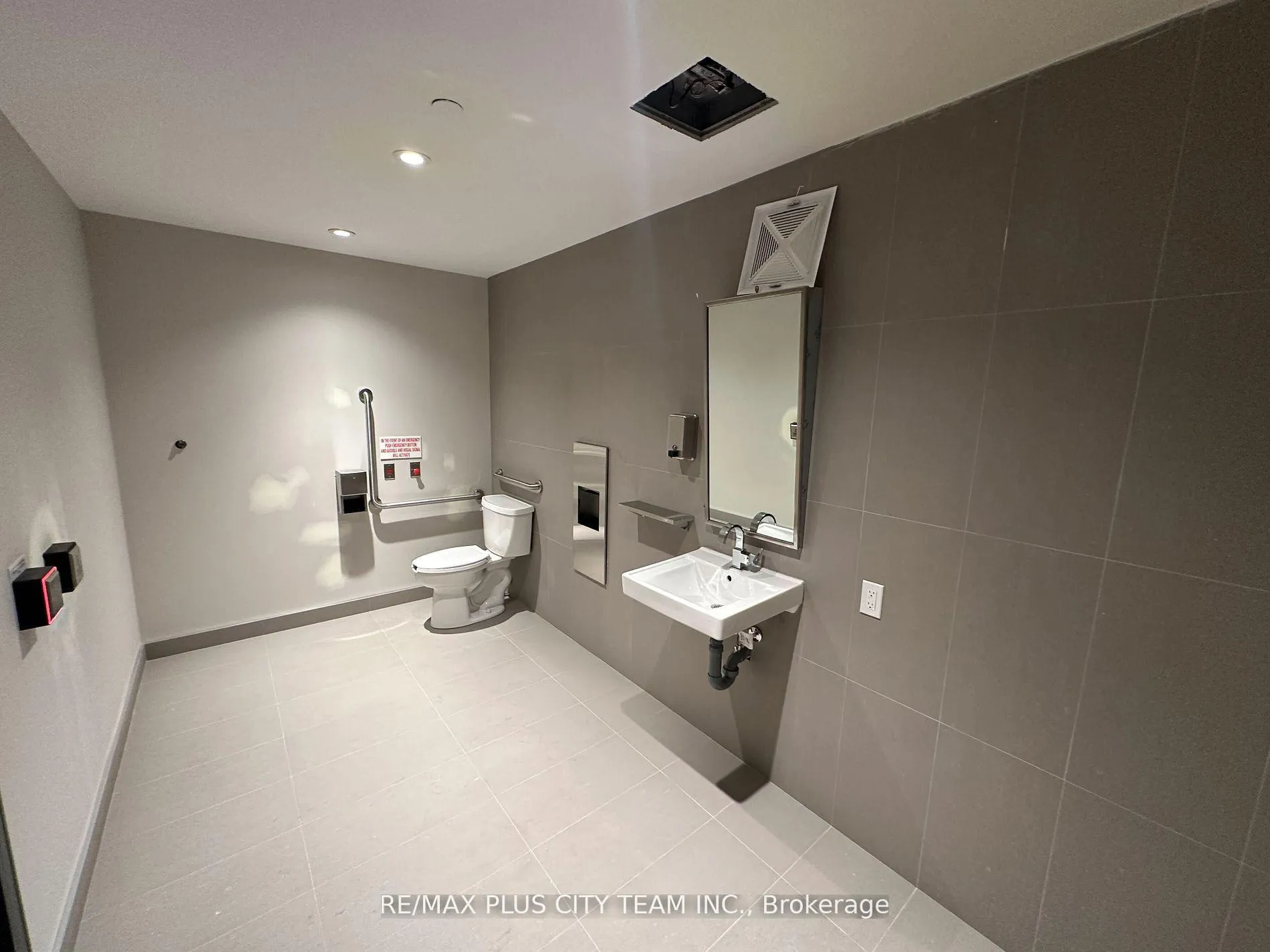 Photo 16 of Unit 811, 45 Baseball Place, Toronto, South Riverdale — HOMEH