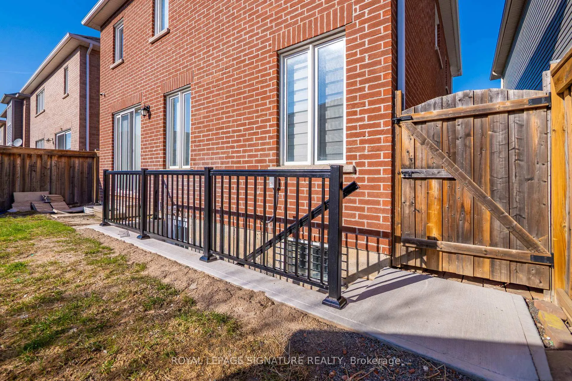Photo 2 of 533 Yates Drive, Milton, Coates — HOMEH