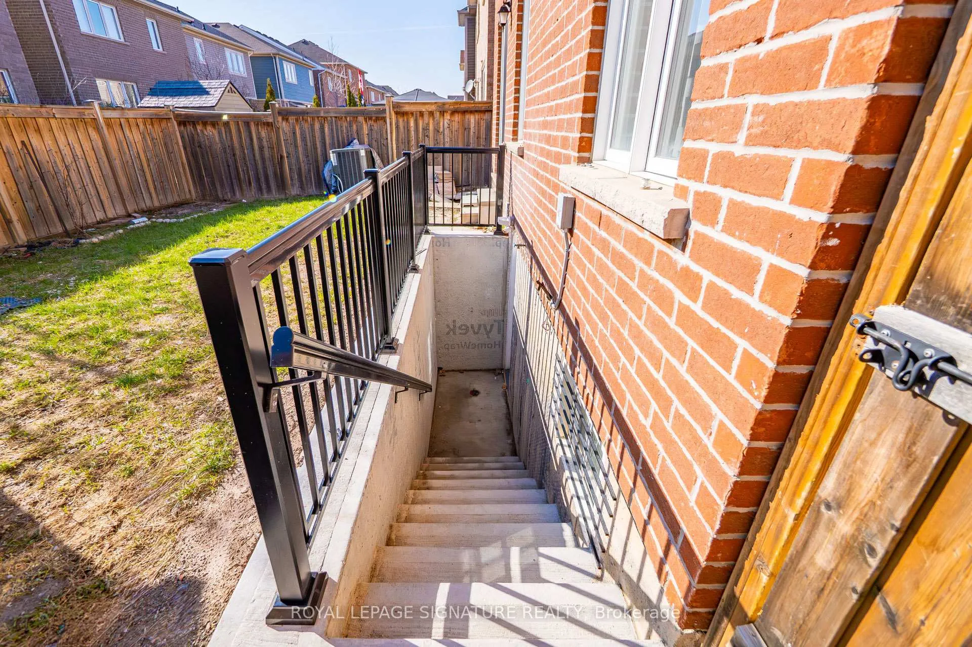 Photo 3 of 533 Yates Drive, Milton, Coates — HOMEH