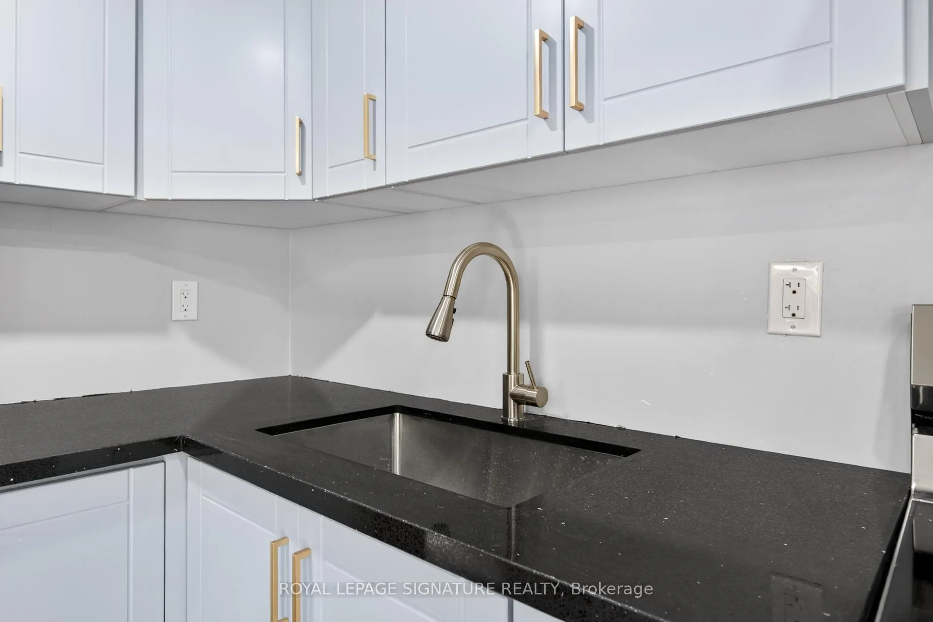 Photo 9 of 533 Yates Drive, Milton, Coates — HOMEH