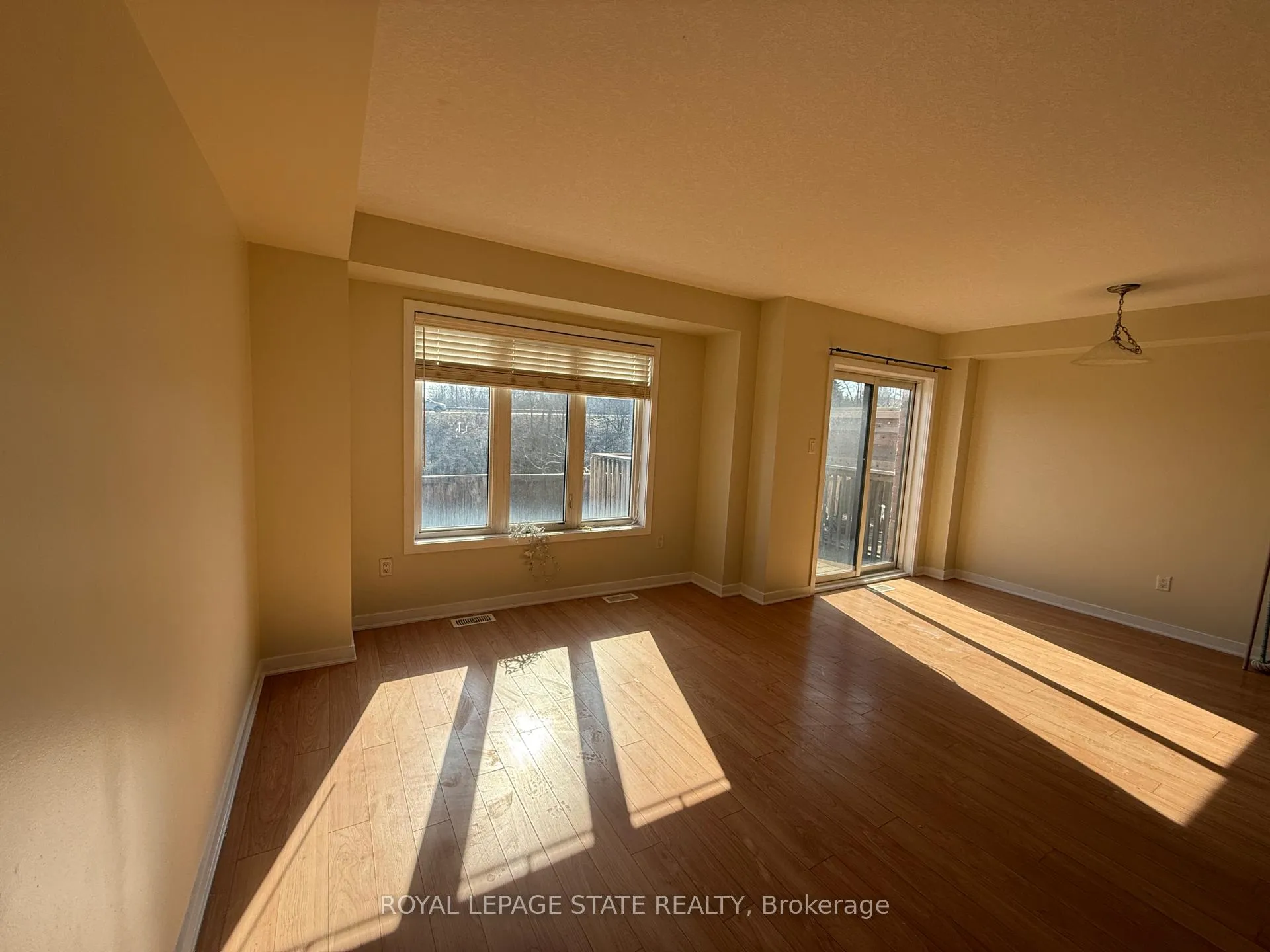 Photo 3 of Unit Upper, 148 Crafter Crescent, Hamilton, Stoney Creek Mountain — HOMEH