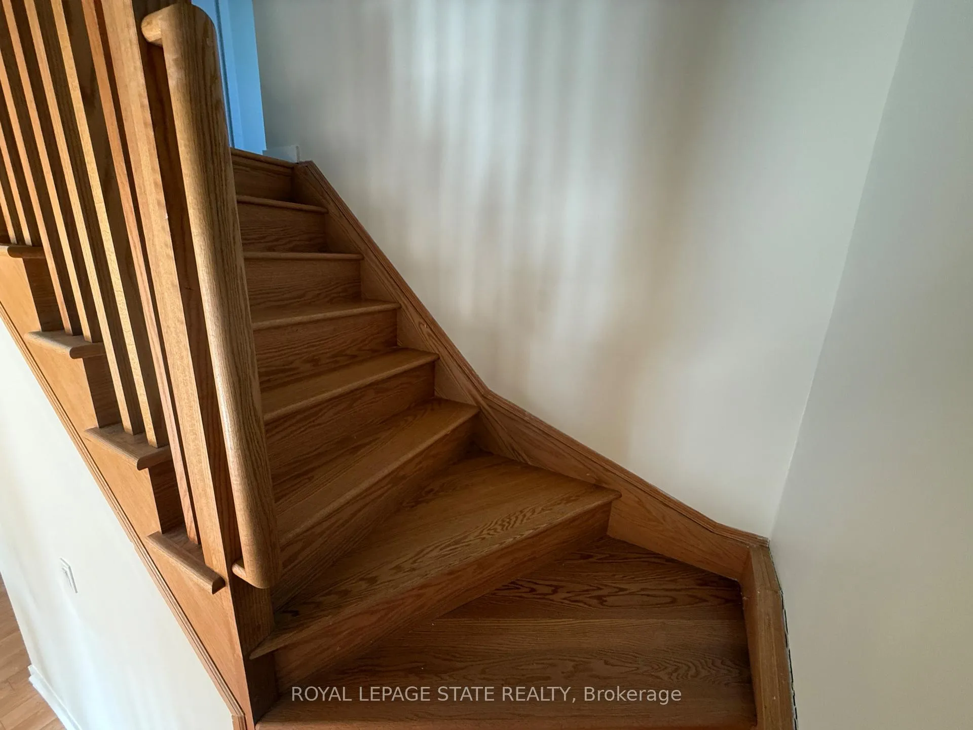 Photo 7 of Unit Upper, 148 Crafter Crescent, Hamilton, Stoney Creek Mountain — HOMEH