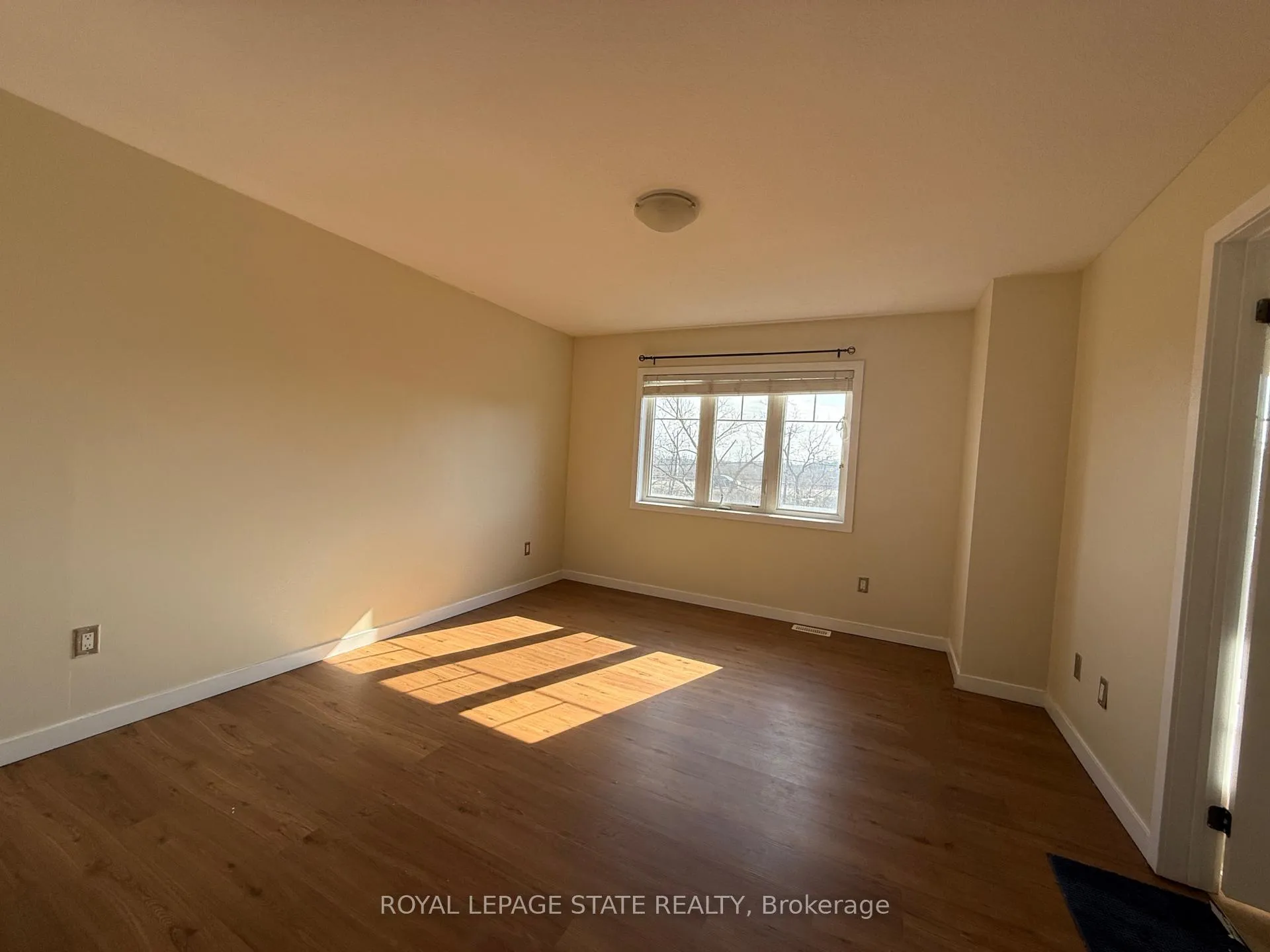 Photo 9 of Unit Upper, 148 Crafter Crescent, Hamilton, Stoney Creek Mountain — HOMEH