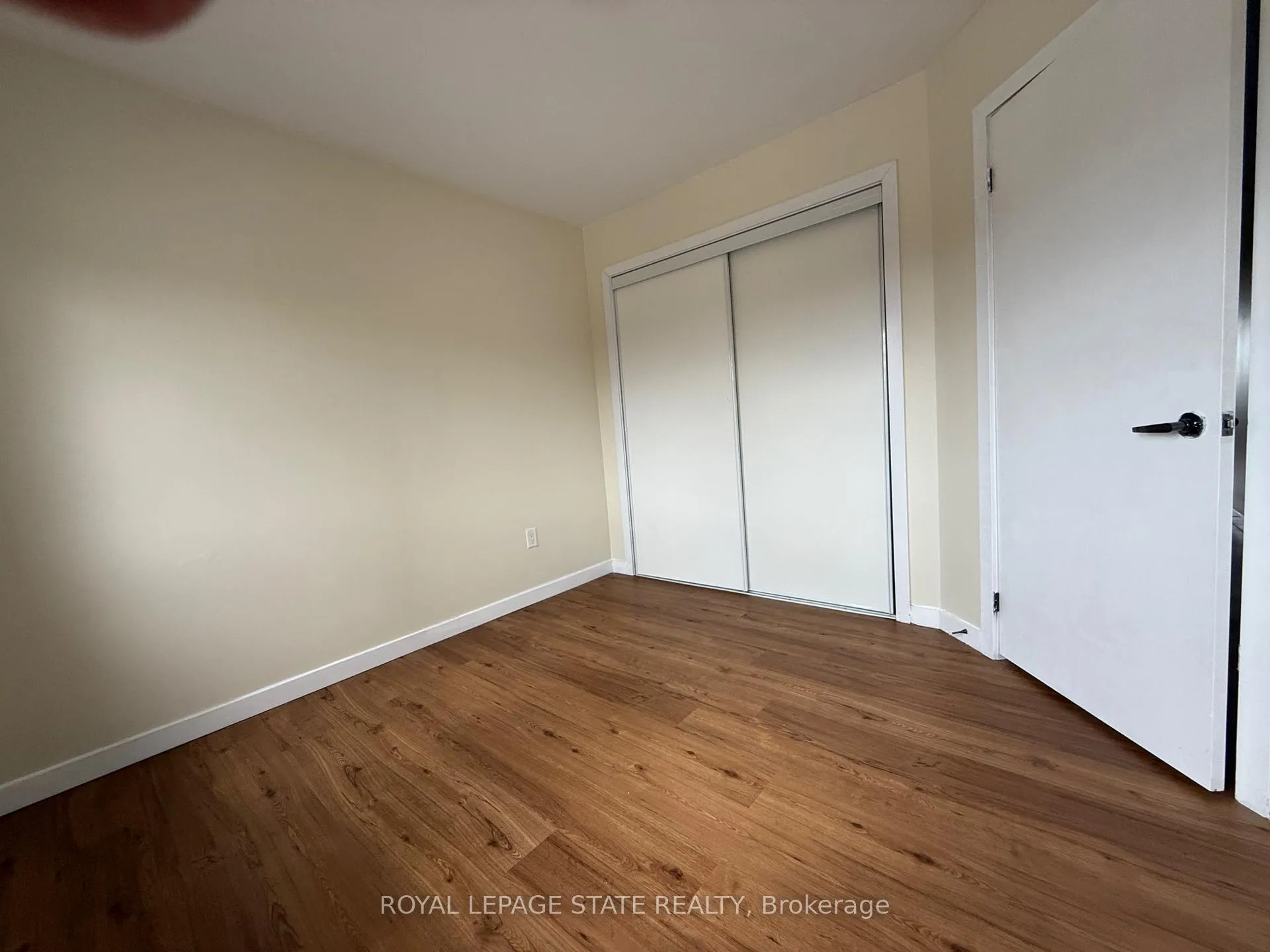 Photo 10 of Unit Upper, 148 Crafter Crescent, Hamilton, Stoney Creek Mountain — HOMEH