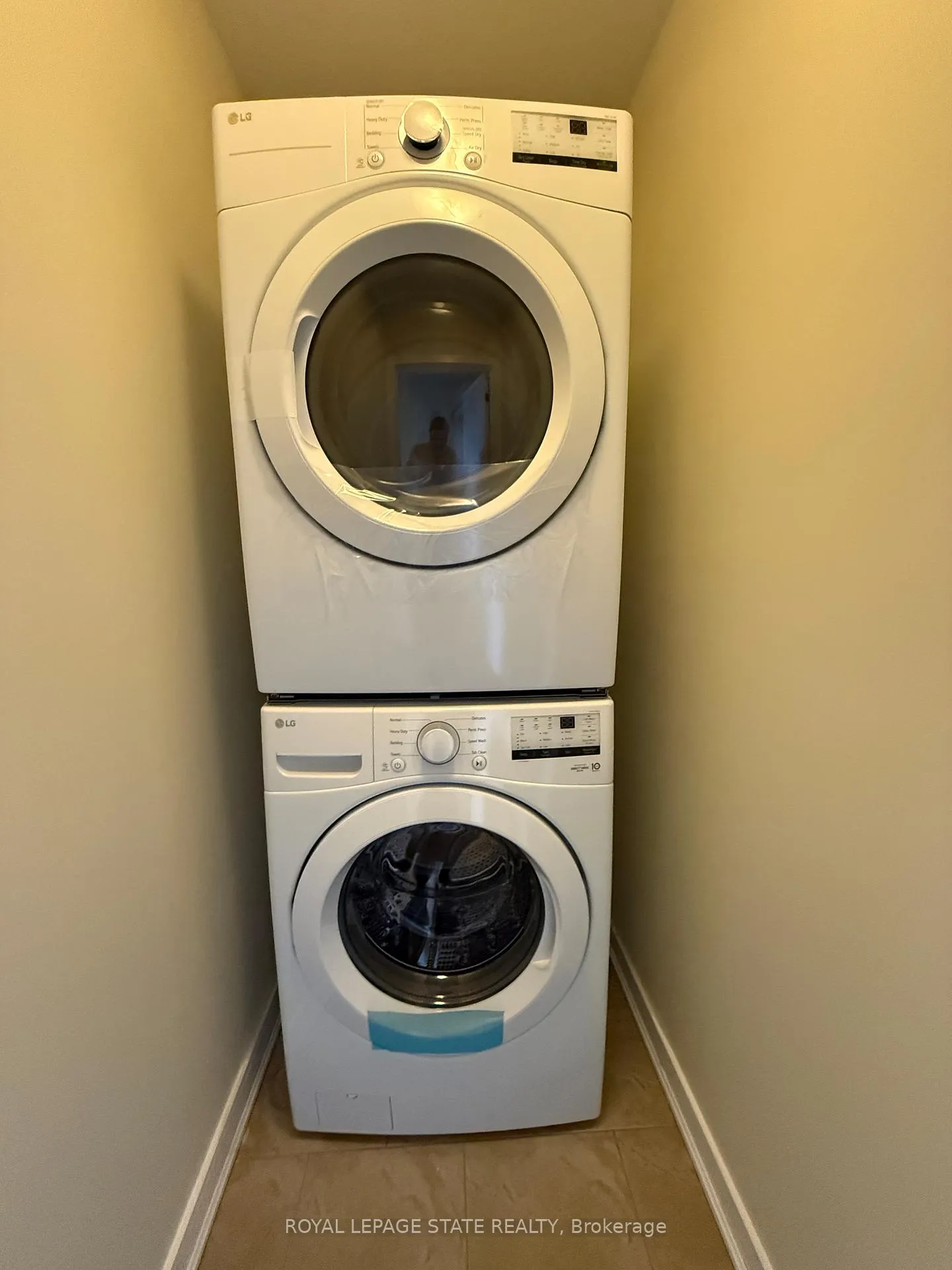 Photo 18 of Unit Upper, 148 Crafter Crescent, Hamilton, Stoney Creek Mountain — HOMEH