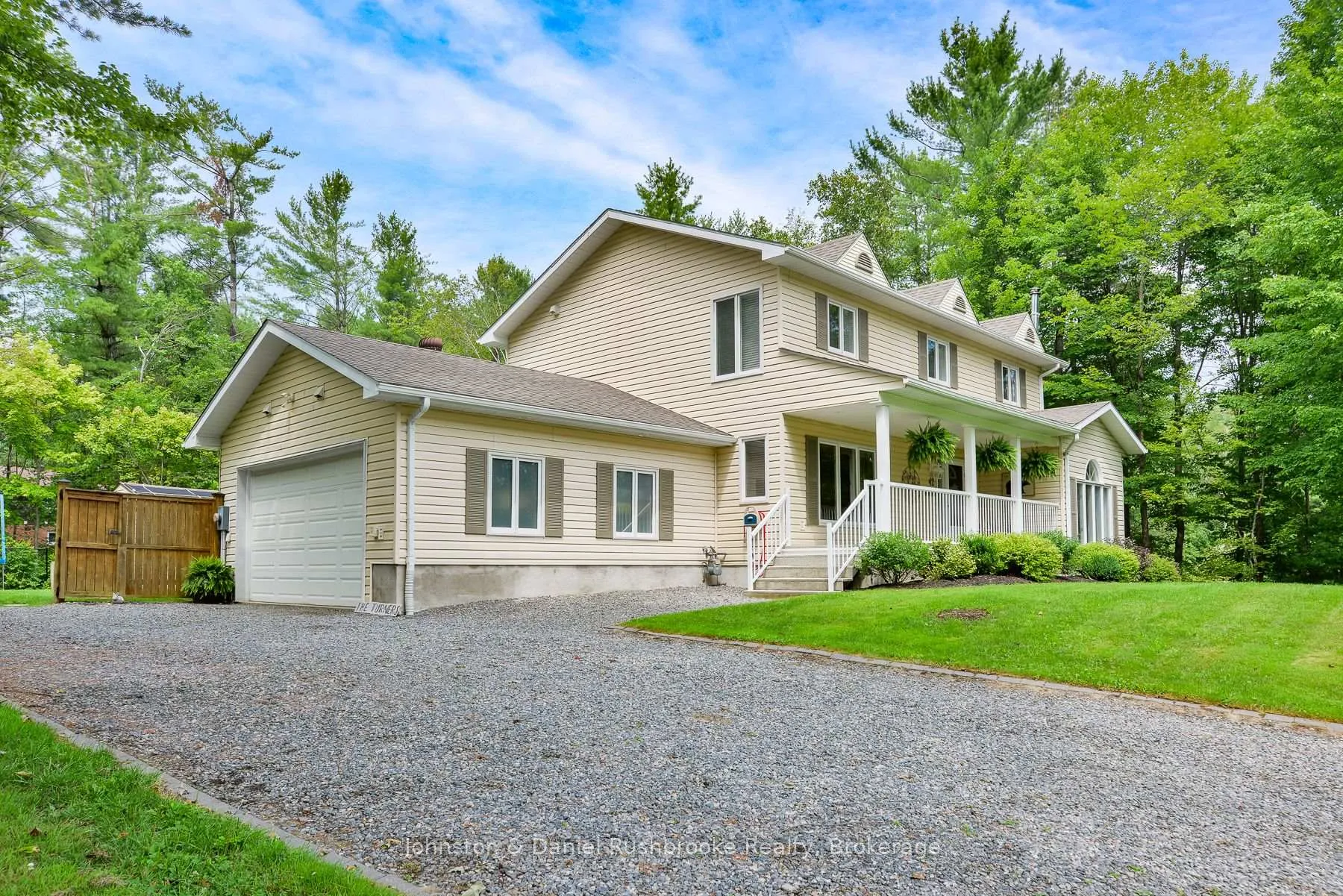 Photo 2 of 42 McCrank Drive NW, Bracebridge, Monck (Bracebridge) — HOMEH