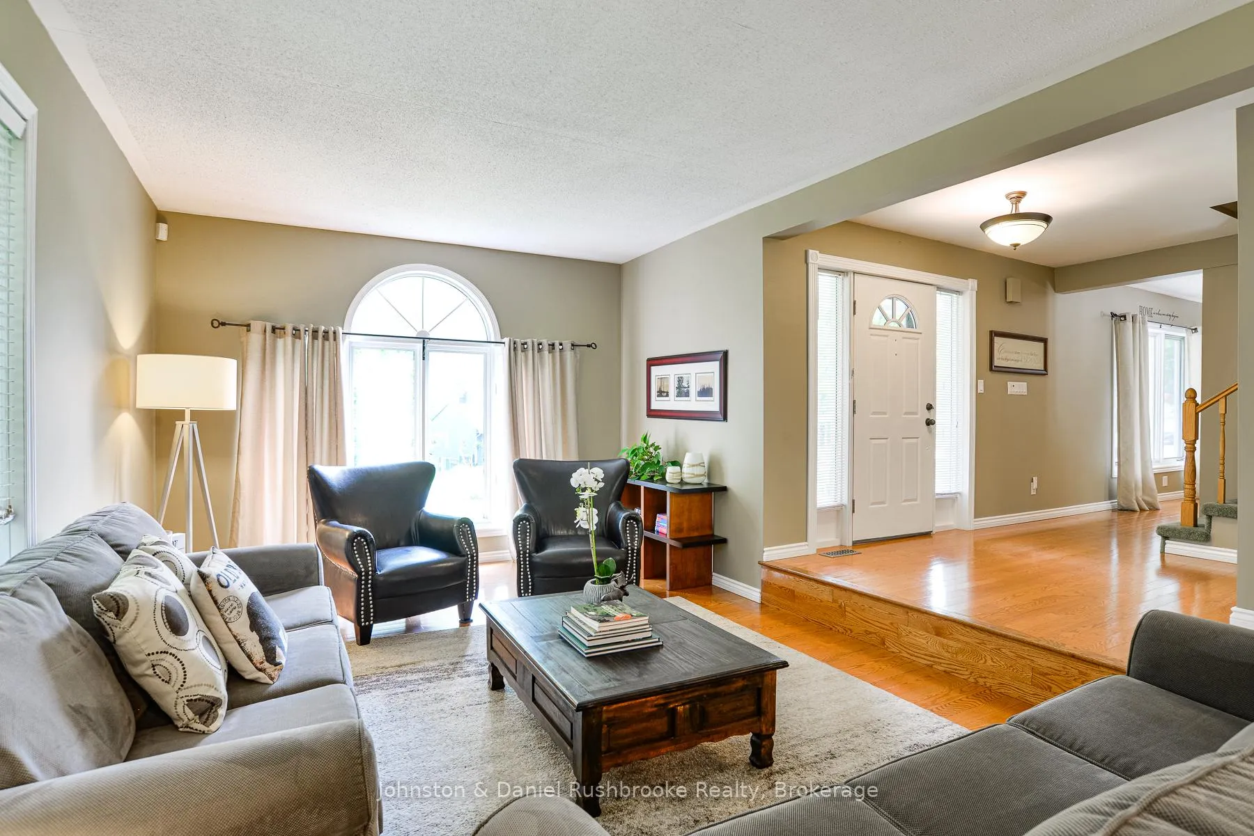 Photo 7 of 42 McCrank Drive NW, Bracebridge, Monck (Bracebridge) — HOMEH
