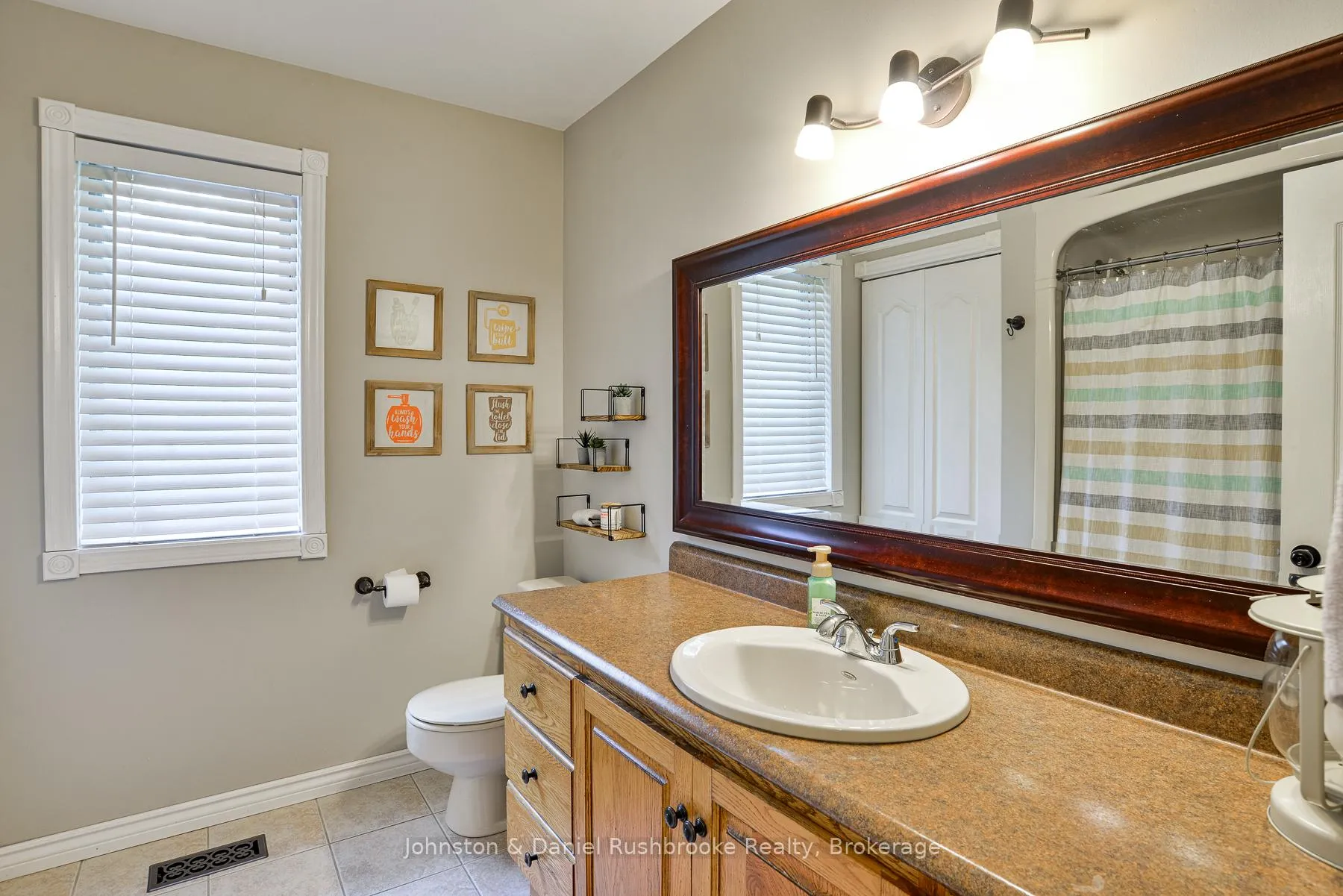 Photo 18 of 42 McCrank Drive NW, Bracebridge, Monck (Bracebridge) — HOMEH