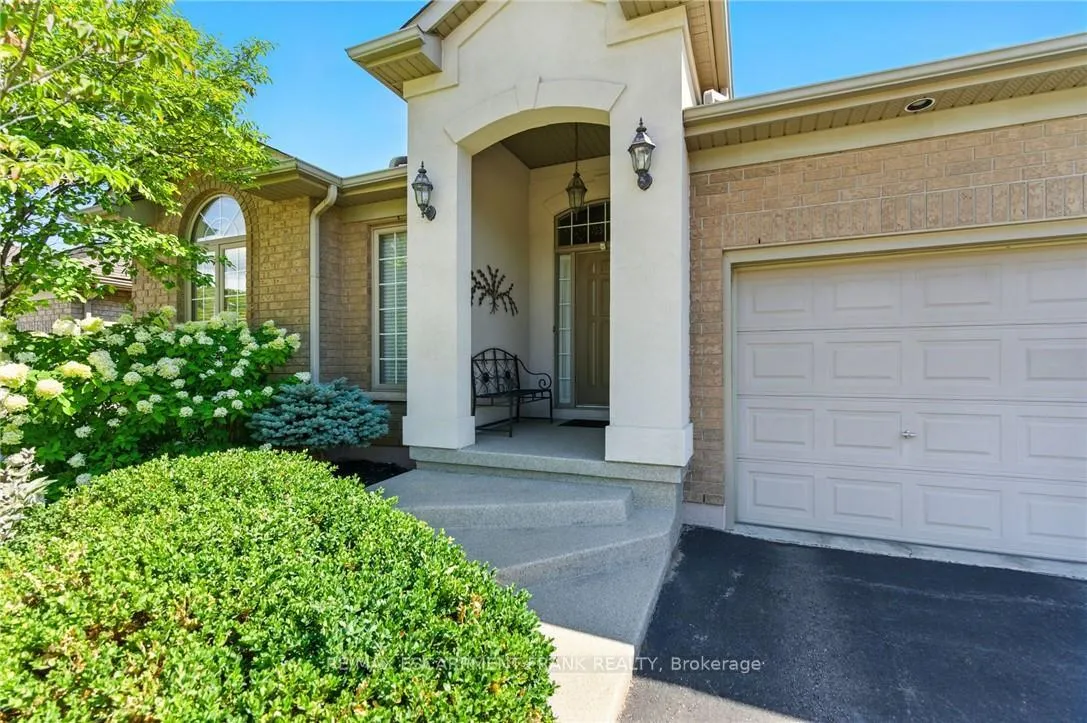 Photo 3 of 345 Southcote Road, Hamilton, Ancaster — HOMEH
