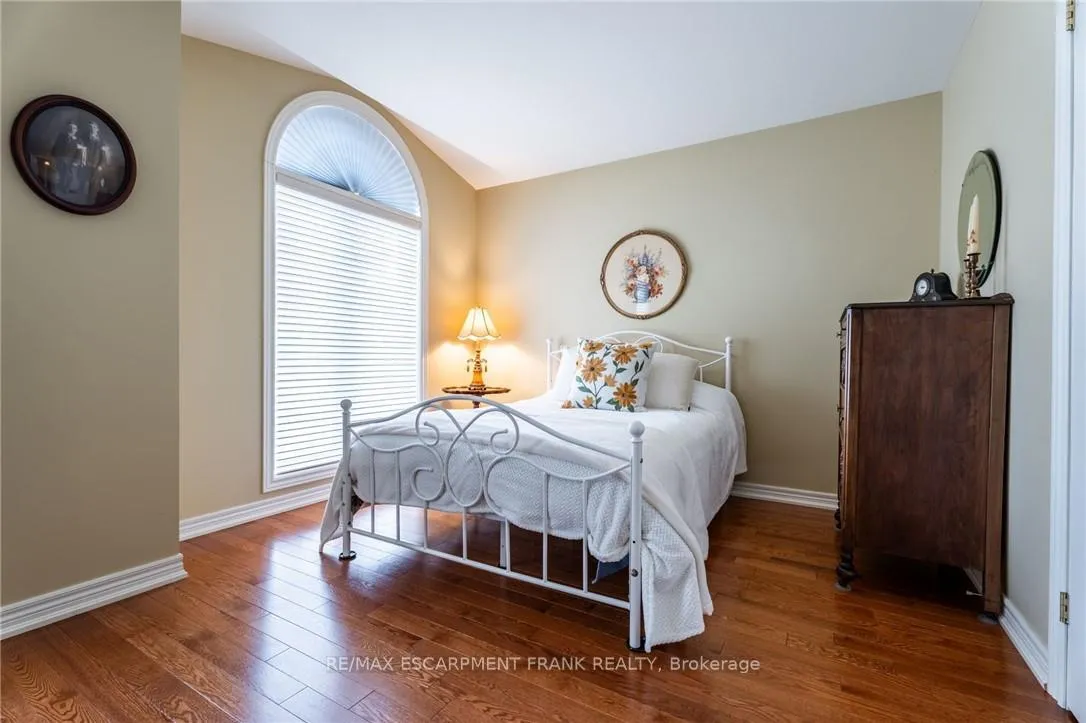 Photo 8 of 345 Southcote Road, Hamilton, Ancaster — HOMEH