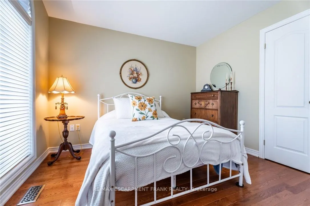 Photo 9 of 345 Southcote Road, Hamilton, Ancaster — HOMEH
