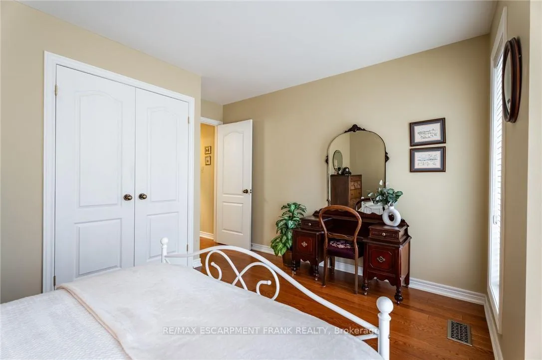 Photo 10 of 345 Southcote Road, Hamilton, Ancaster — HOMEH