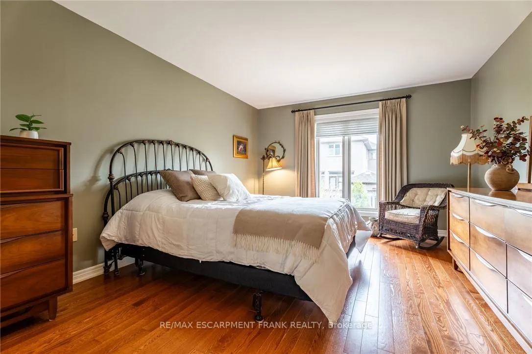 Photo 25 of 345 Southcote Road, Hamilton, Ancaster — HOMEH
