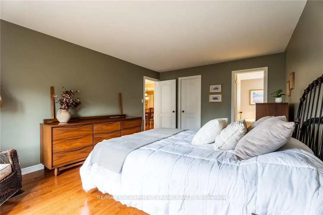 Photo 26 of 345 Southcote Road, Hamilton, Ancaster — HOMEH