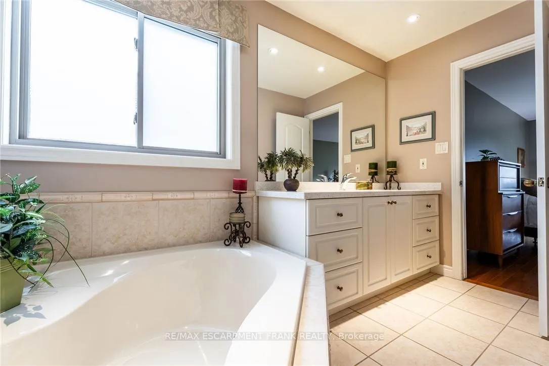 Photo 30 of 345 Southcote Road, Hamilton, Ancaster — HOMEH