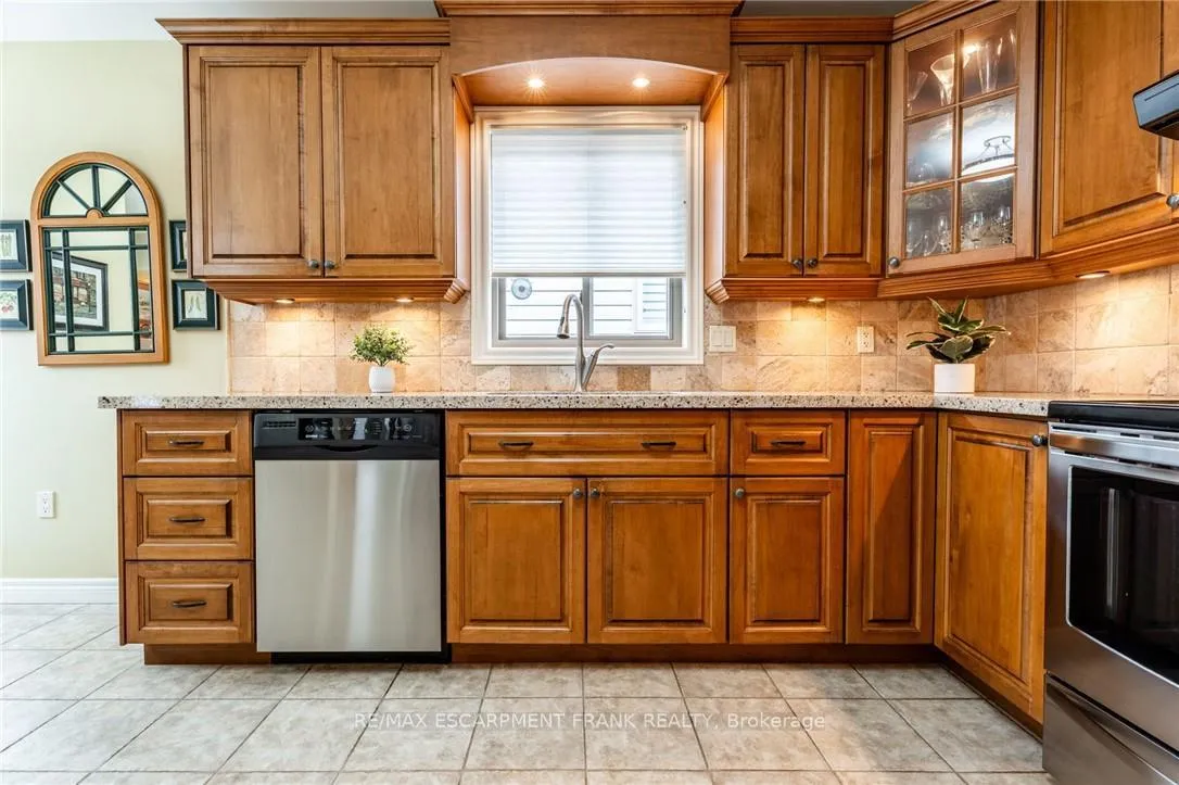 Photo 33 of 345 Southcote Road, Hamilton, Ancaster — HOMEH