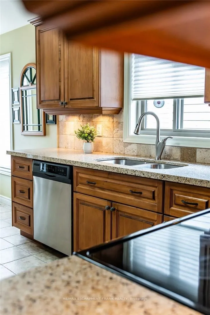 Photo 34 of 345 Southcote Road, Hamilton, Ancaster — HOMEH