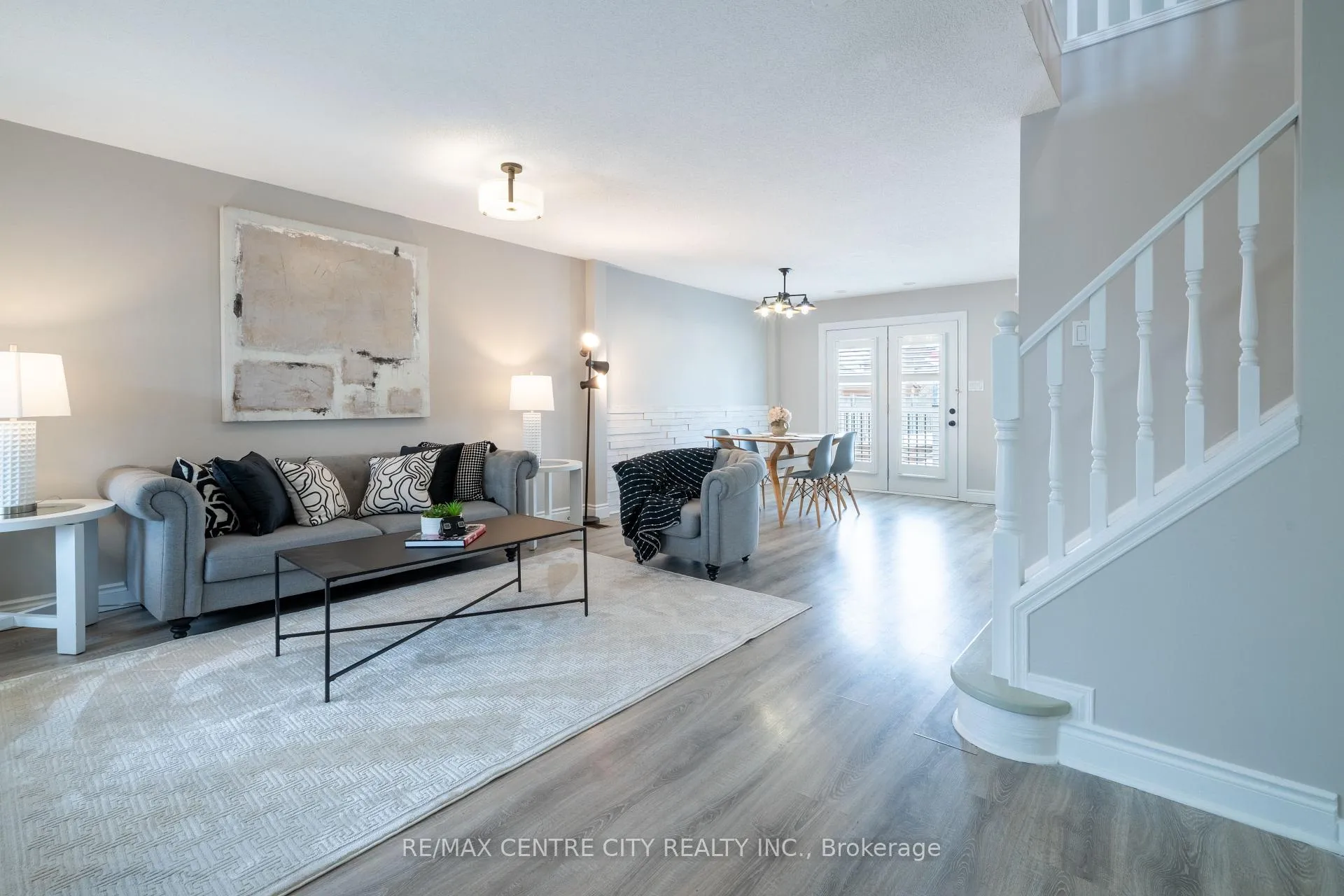Photo 5 of 241 Parkview Drive, Strathroy-Caradoc, SE — HOMEH