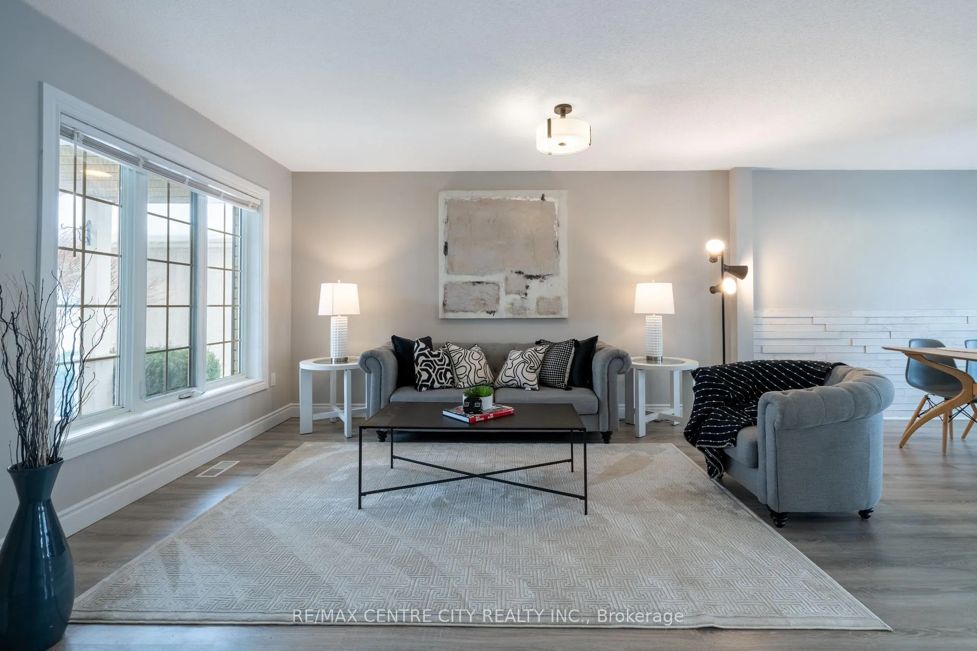 Photo 7 of 241 Parkview Drive, Strathroy-Caradoc, SE — HOMEH