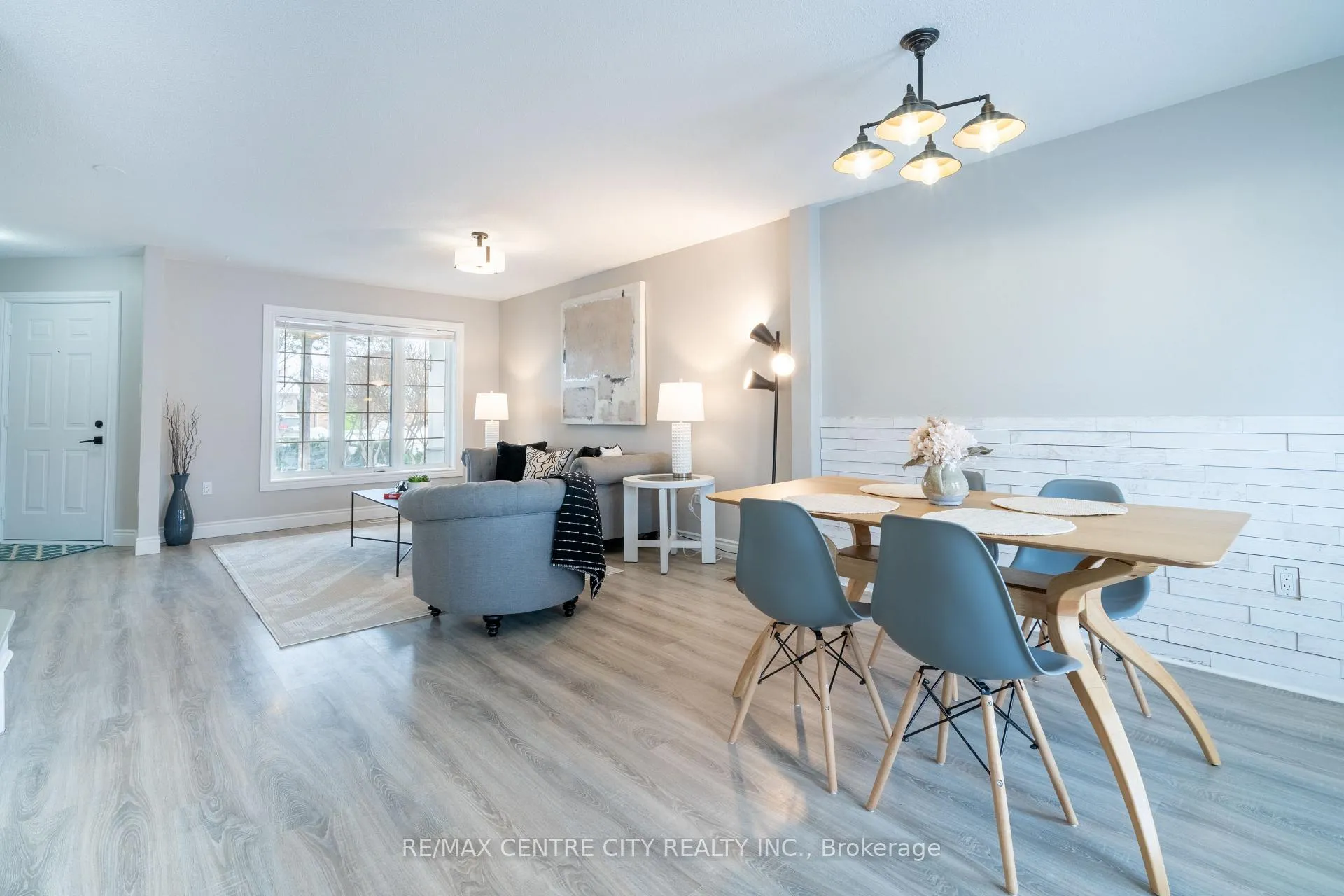 Photo 8 of 241 Parkview Drive, Strathroy-Caradoc, SE — HOMEH