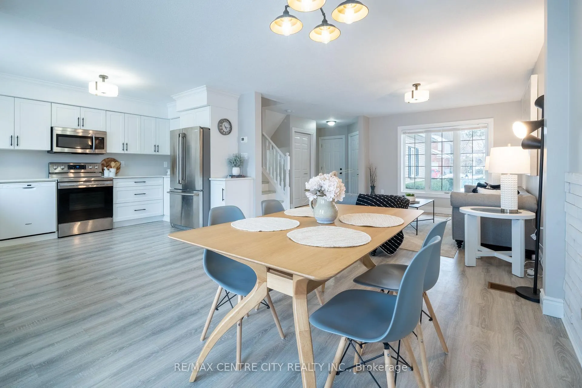 Photo 10 of 241 Parkview Drive, Strathroy-Caradoc, SE — HOMEH
