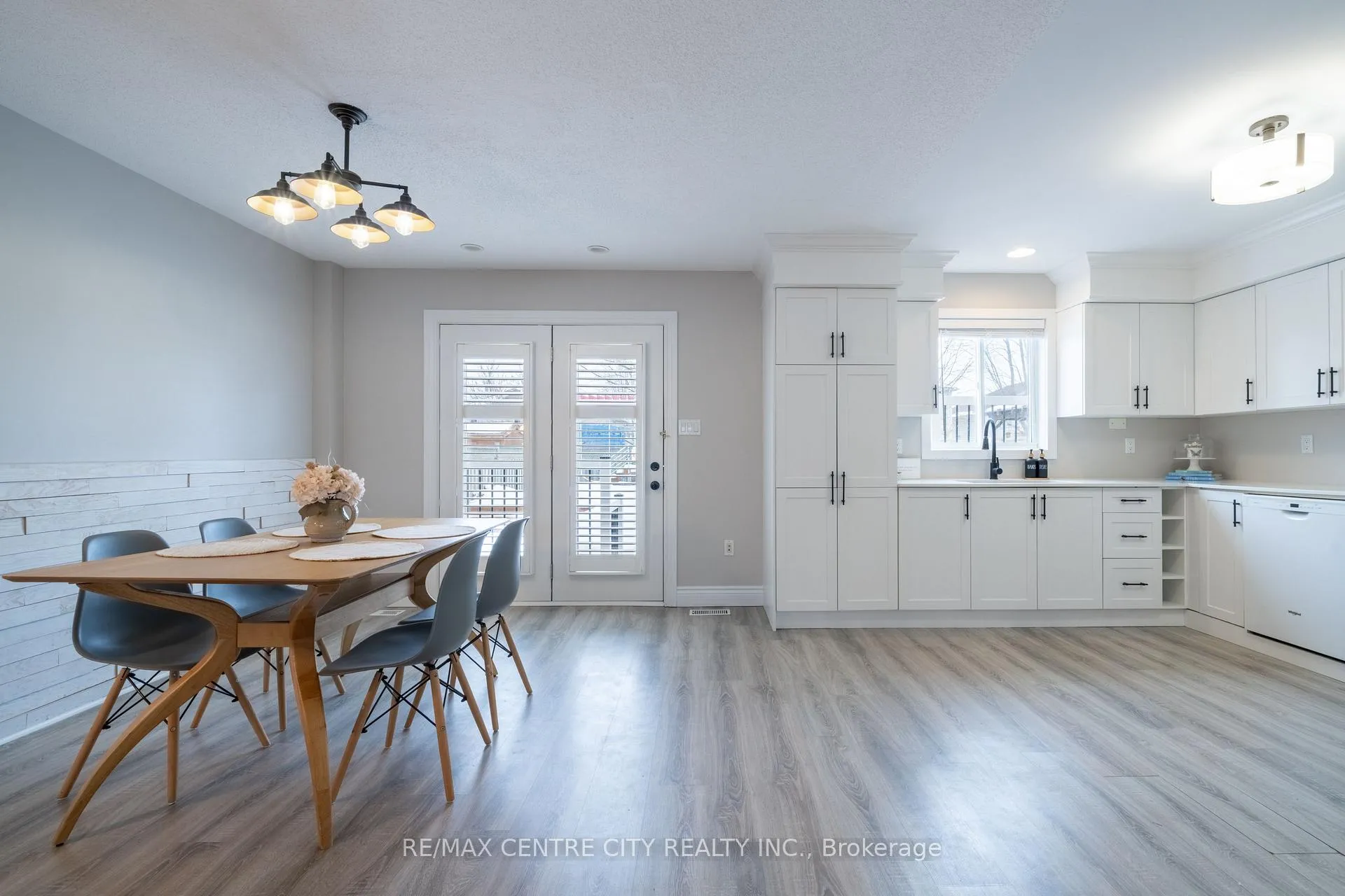 Photo 11 of 241 Parkview Drive, Strathroy-Caradoc, SE — HOMEH