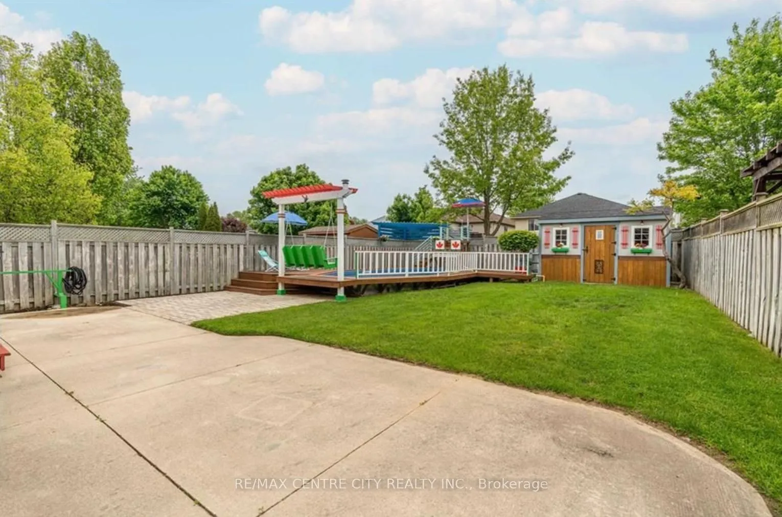 Photo 31 of 241 Parkview Drive, Strathroy-Caradoc, SE — HOMEH