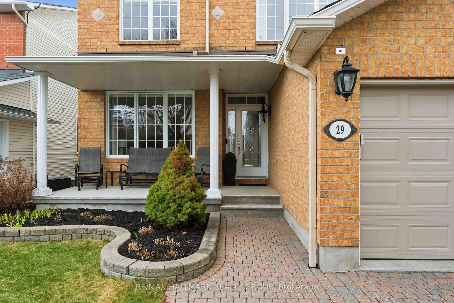 Photo 2 of 29 Birchfield Avenue, Ottawa, Kanata - Emerald Meadows/Trailwest — HOMEH