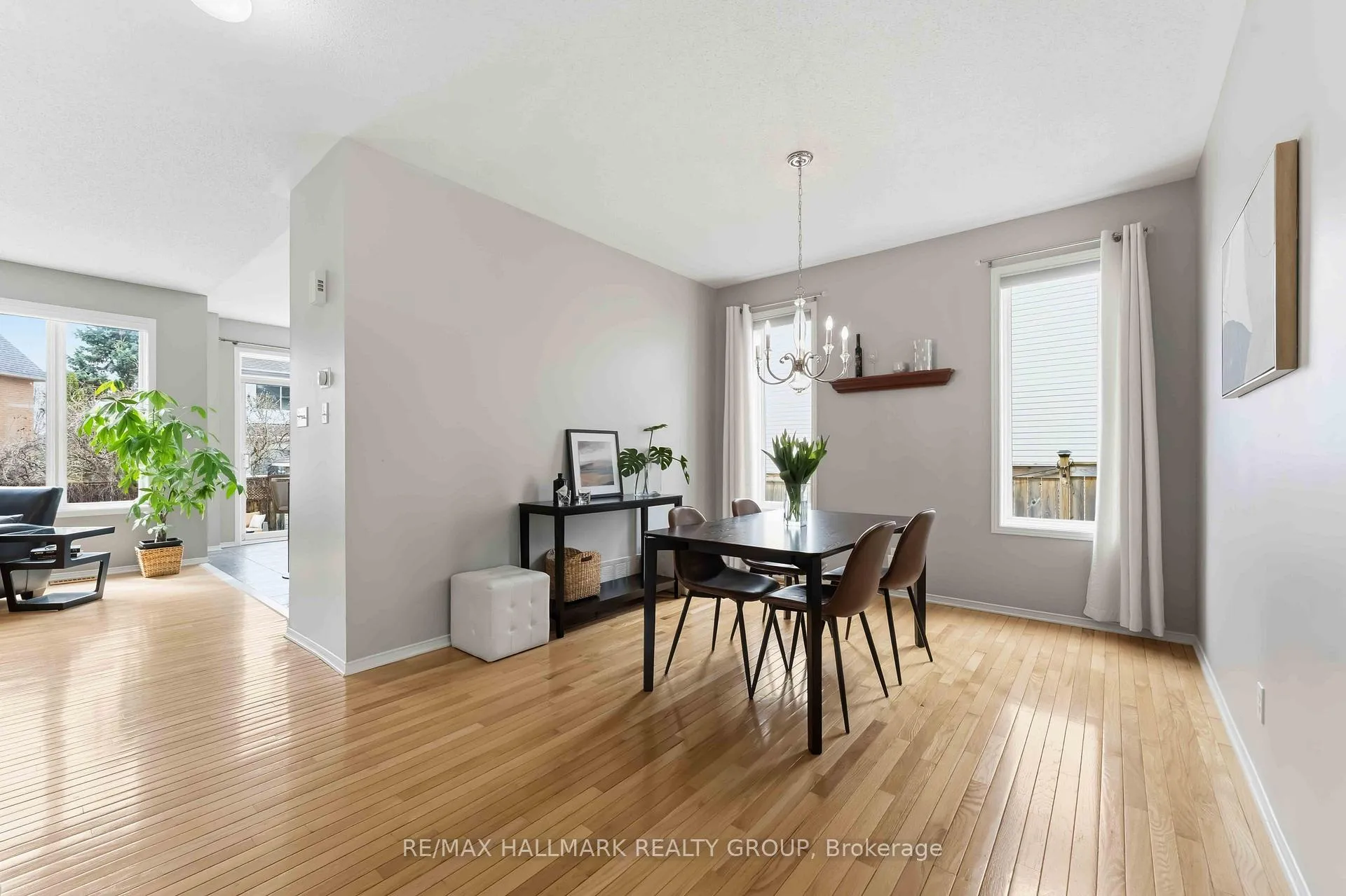 Photo 5 of 29 Birchfield Avenue, Ottawa, Kanata - Emerald Meadows/Trailwest — HOMEH