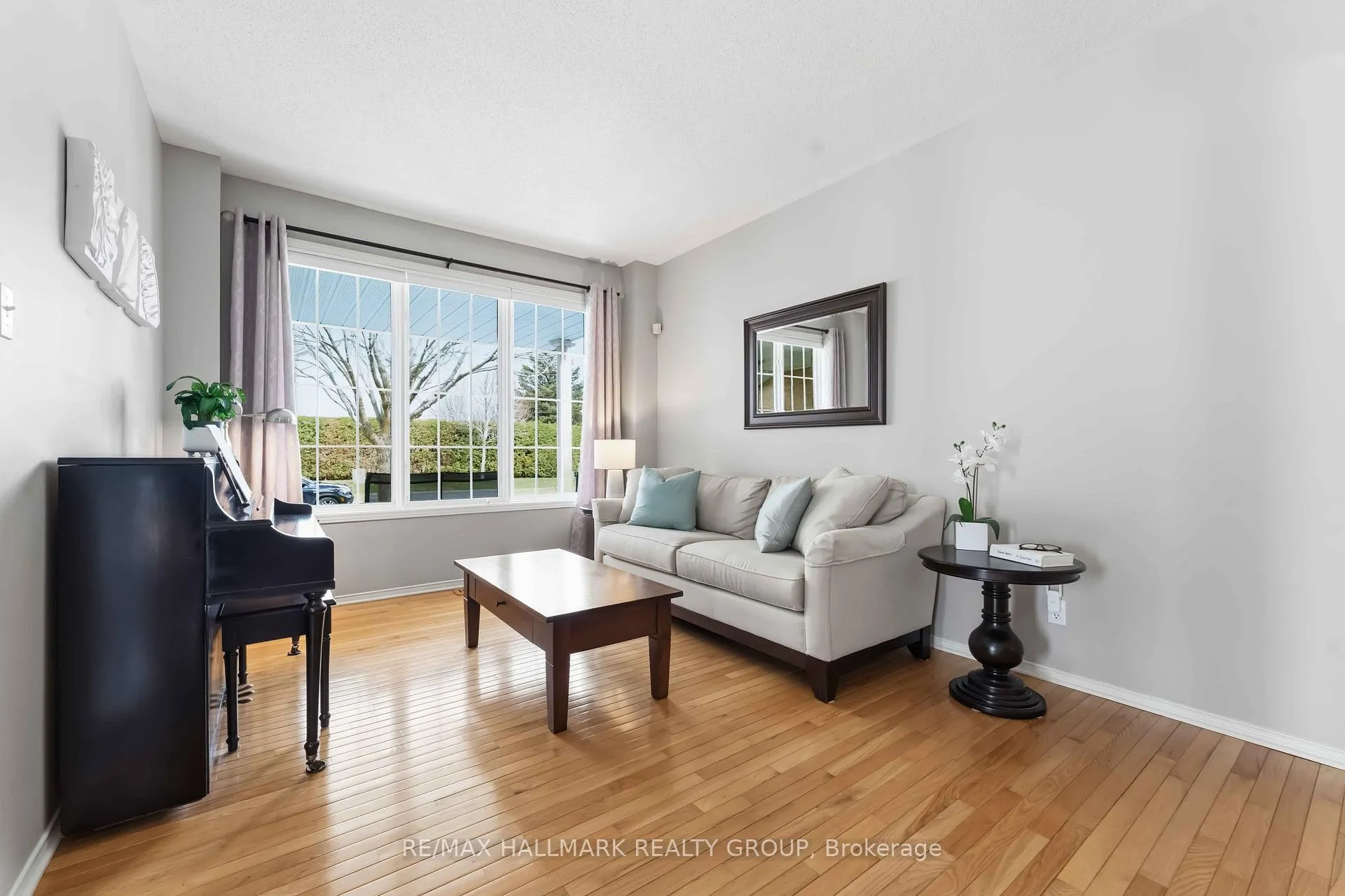 Photo 6 of 29 Birchfield Avenue, Ottawa, Kanata - Emerald Meadows/Trailwest — HOMEH