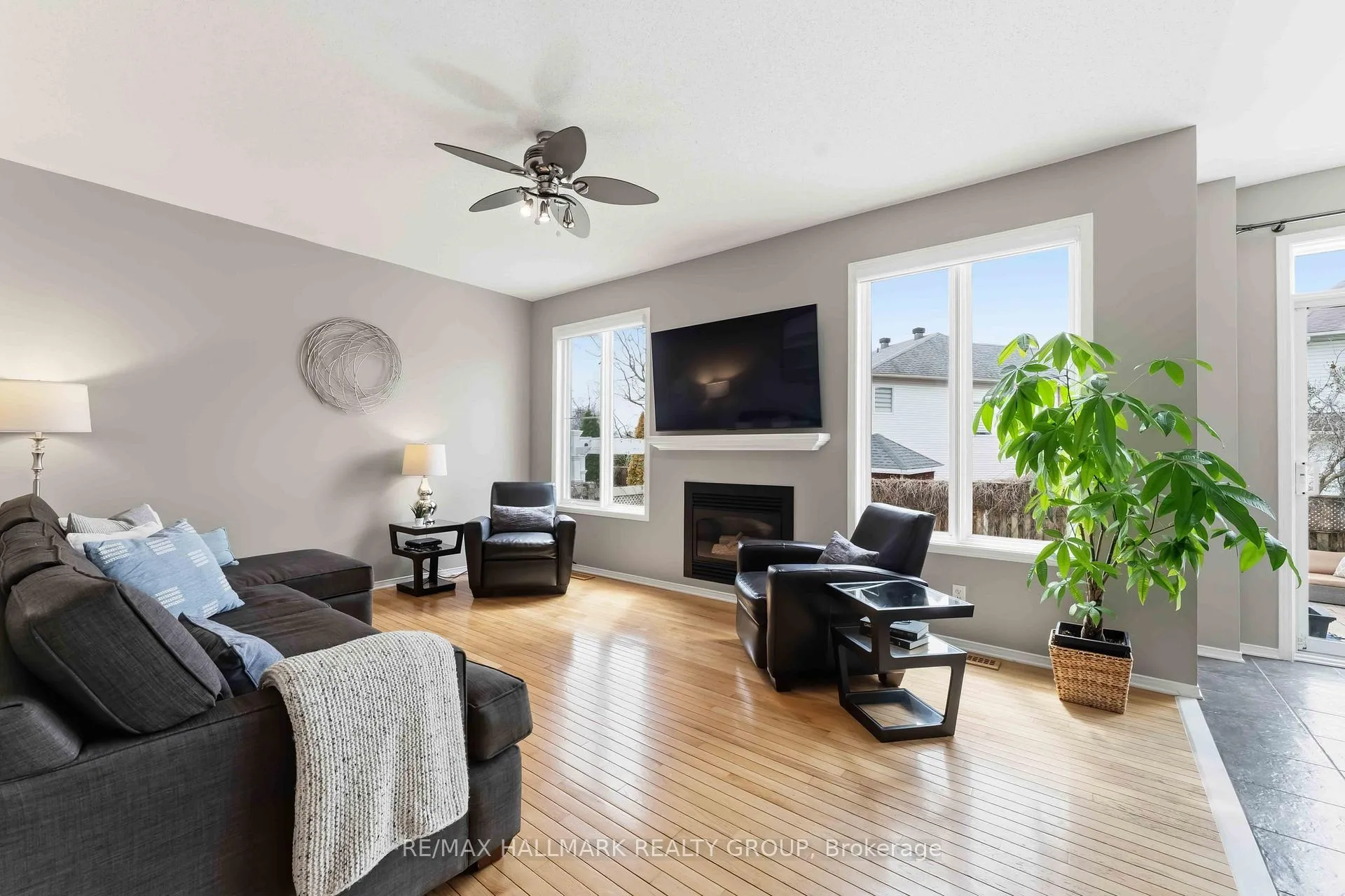Photo 8 of 29 Birchfield Avenue, Ottawa, Kanata - Emerald Meadows/Trailwest — HOMEH