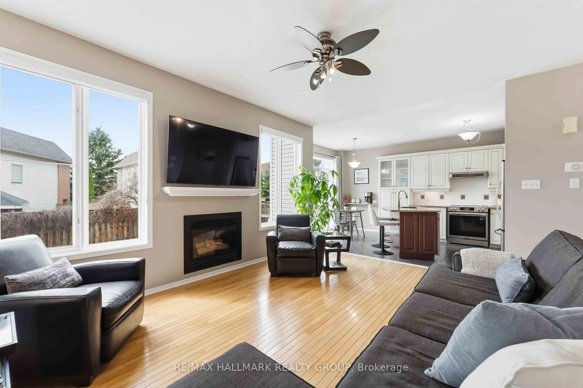 Photo 9 of 29 Birchfield Avenue, Ottawa, Kanata - Emerald Meadows/Trailwest — HOMEH