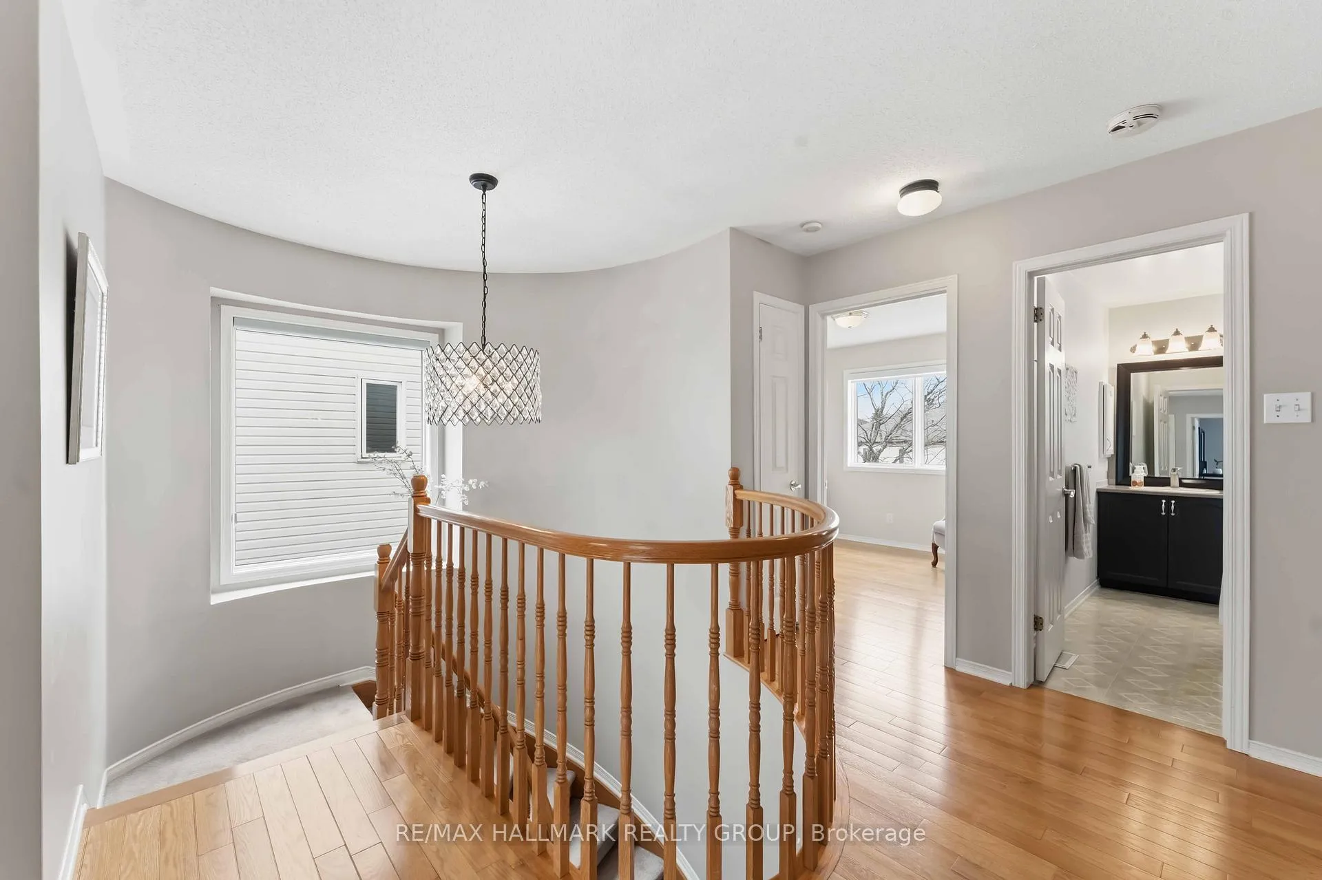 Photo 15 of 29 Birchfield Avenue, Ottawa, Kanata - Emerald Meadows/Trailwest — HOMEH