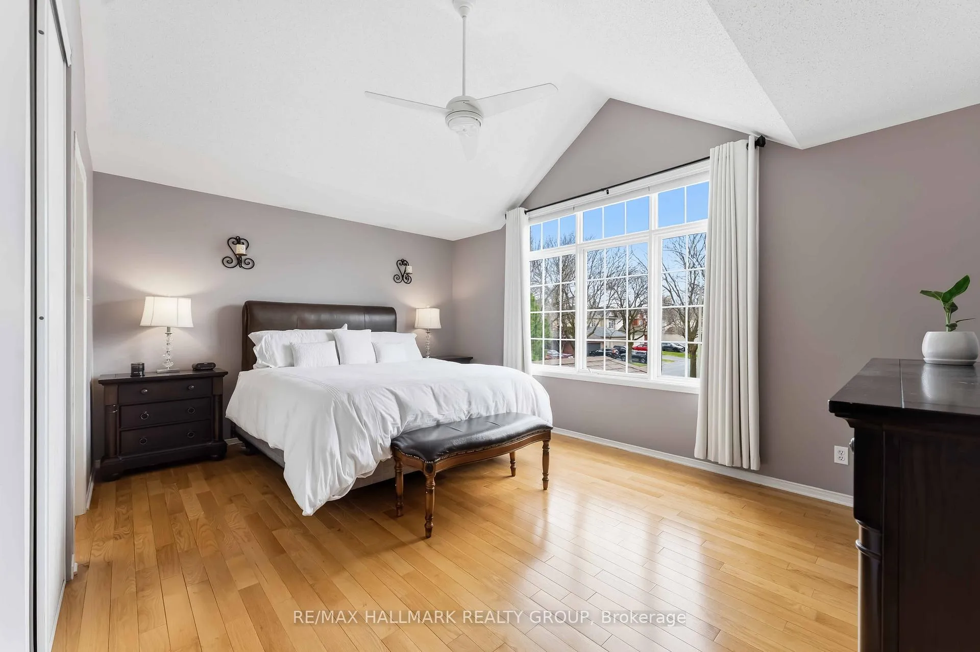 Photo 16 of 29 Birchfield Avenue, Ottawa, Kanata - Emerald Meadows/Trailwest — HOMEH