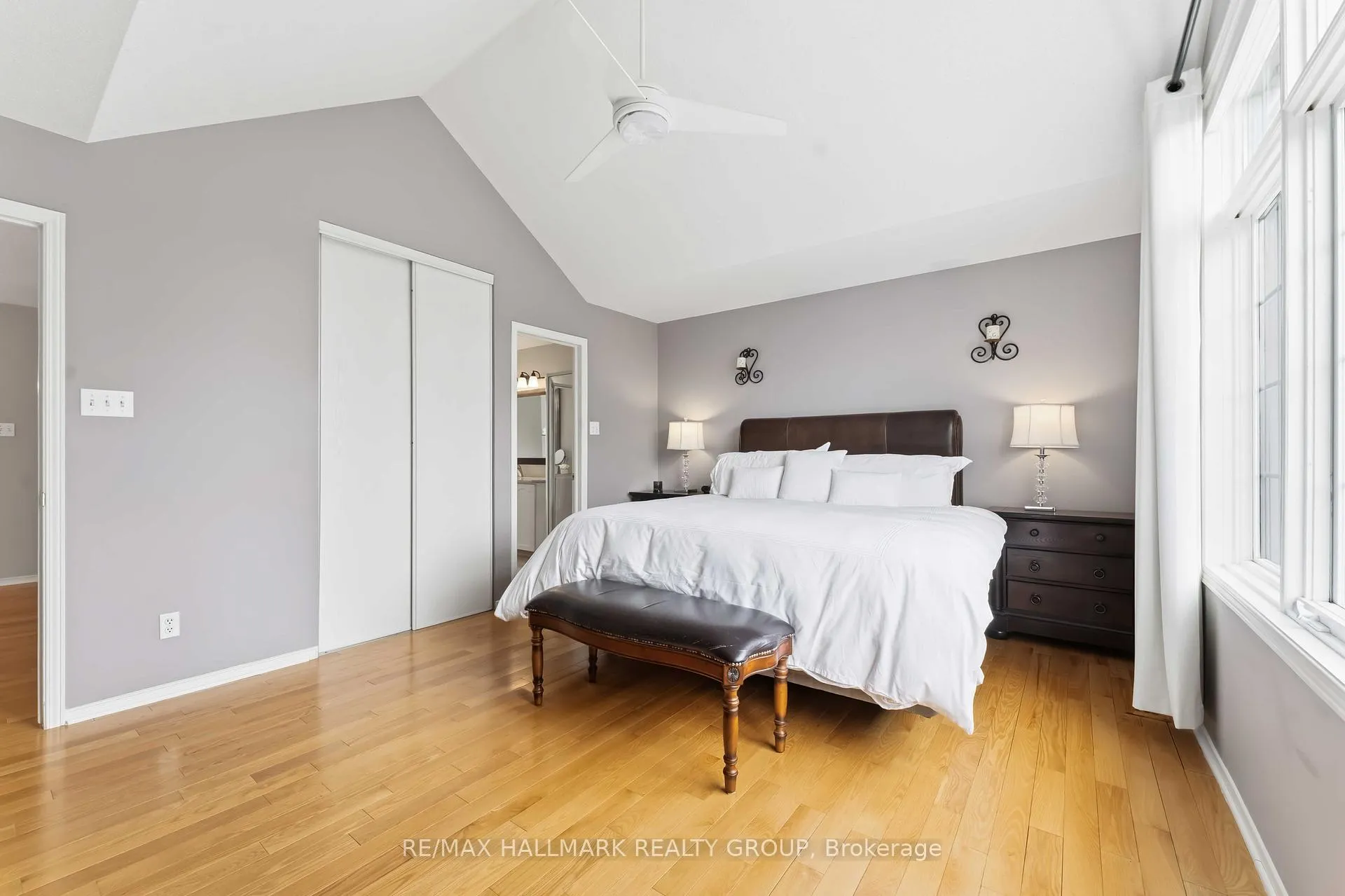 Photo 17 of 29 Birchfield Avenue, Ottawa, Kanata - Emerald Meadows/Trailwest — HOMEH