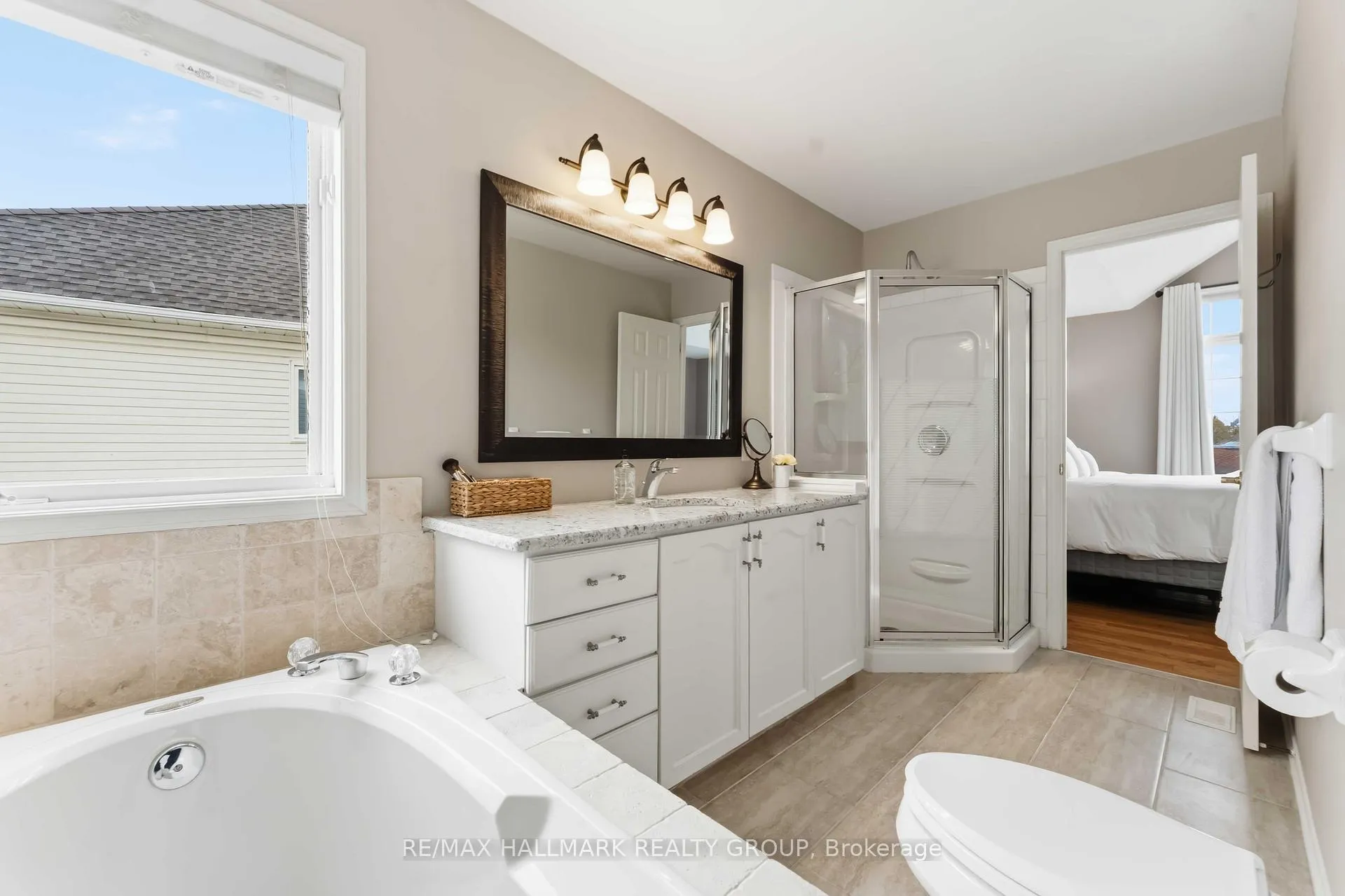 Photo 19 of 29 Birchfield Avenue, Ottawa, Kanata - Emerald Meadows/Trailwest — HOMEH