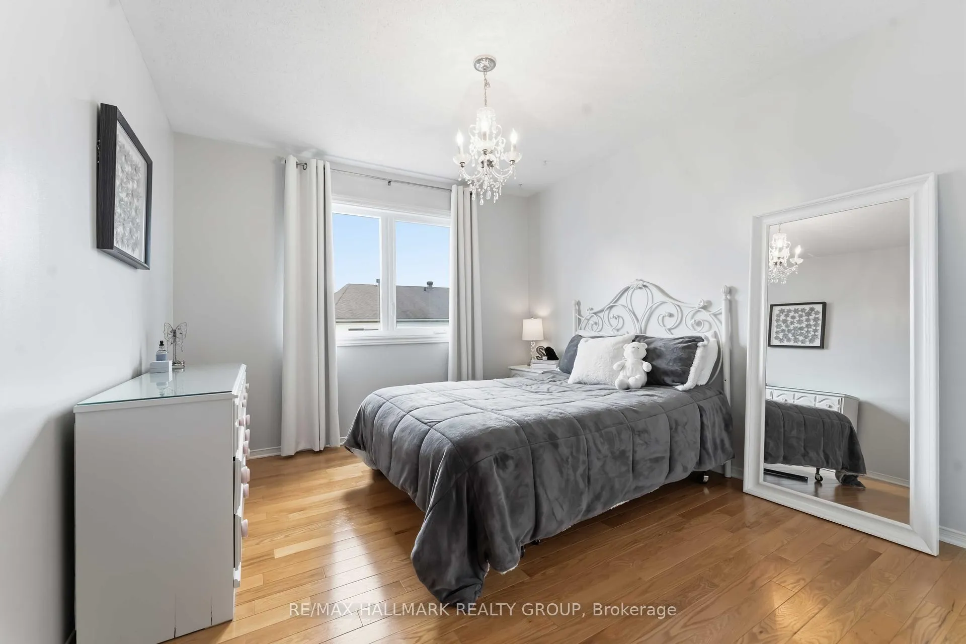 Photo 22 of 29 Birchfield Avenue, Ottawa, Kanata - Emerald Meadows/Trailwest — HOMEH