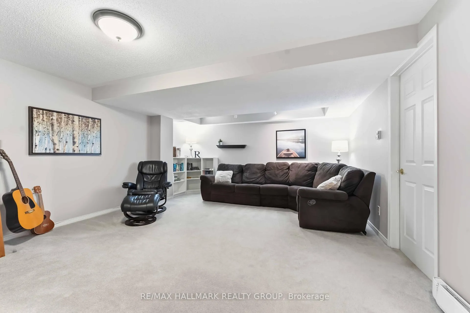 Photo 25 of 29 Birchfield Avenue, Ottawa, Kanata - Emerald Meadows/Trailwest — HOMEH