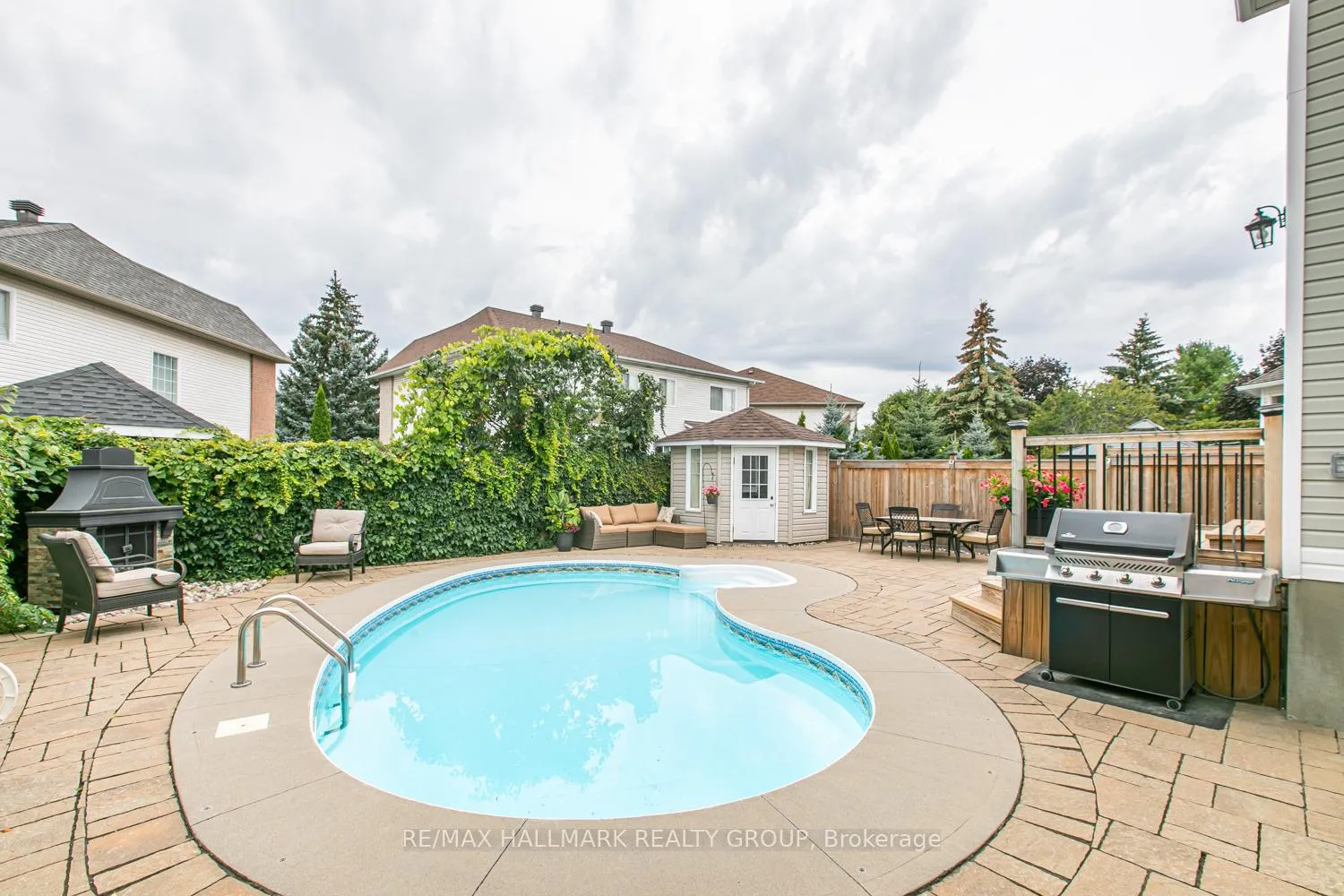 Photo 31 of 29 Birchfield Avenue, Ottawa, Kanata - Emerald Meadows/Trailwest — HOMEH