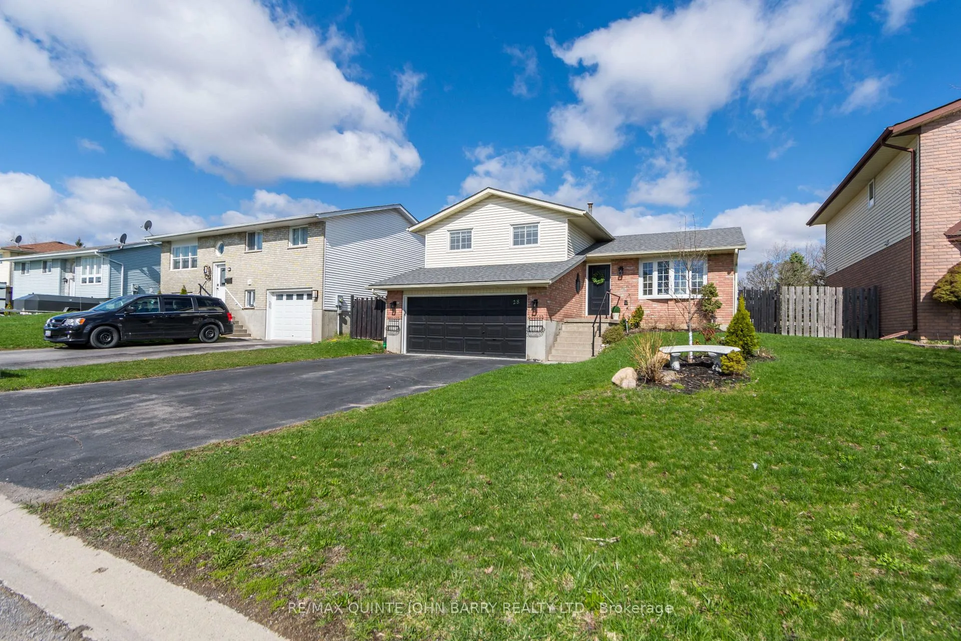 Photo 3 of 28 Fleming Road, Quinte West, Murray Ward — HOMEH