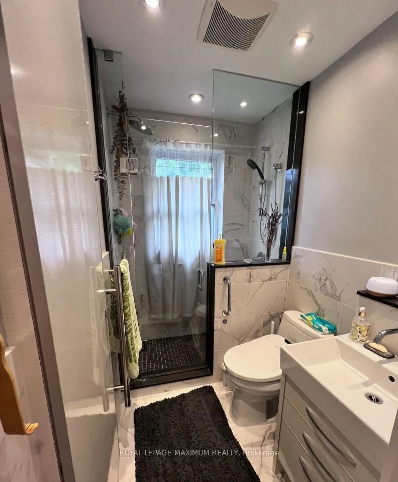 Photo 11 of Unit Main, 33 Alhart Drive, Etobicoke, Thistletown-Beaumonde Heights — HOMEH