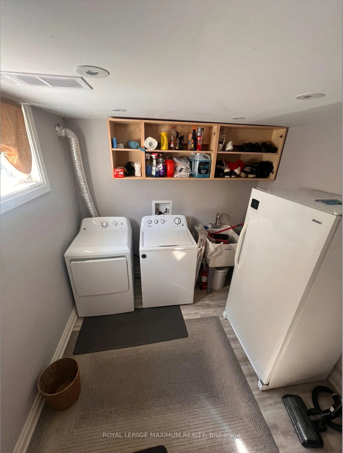 Photo 12 of Unit Main, 33 Alhart Drive, Etobicoke, Thistletown-Beaumonde Heights — HOMEH