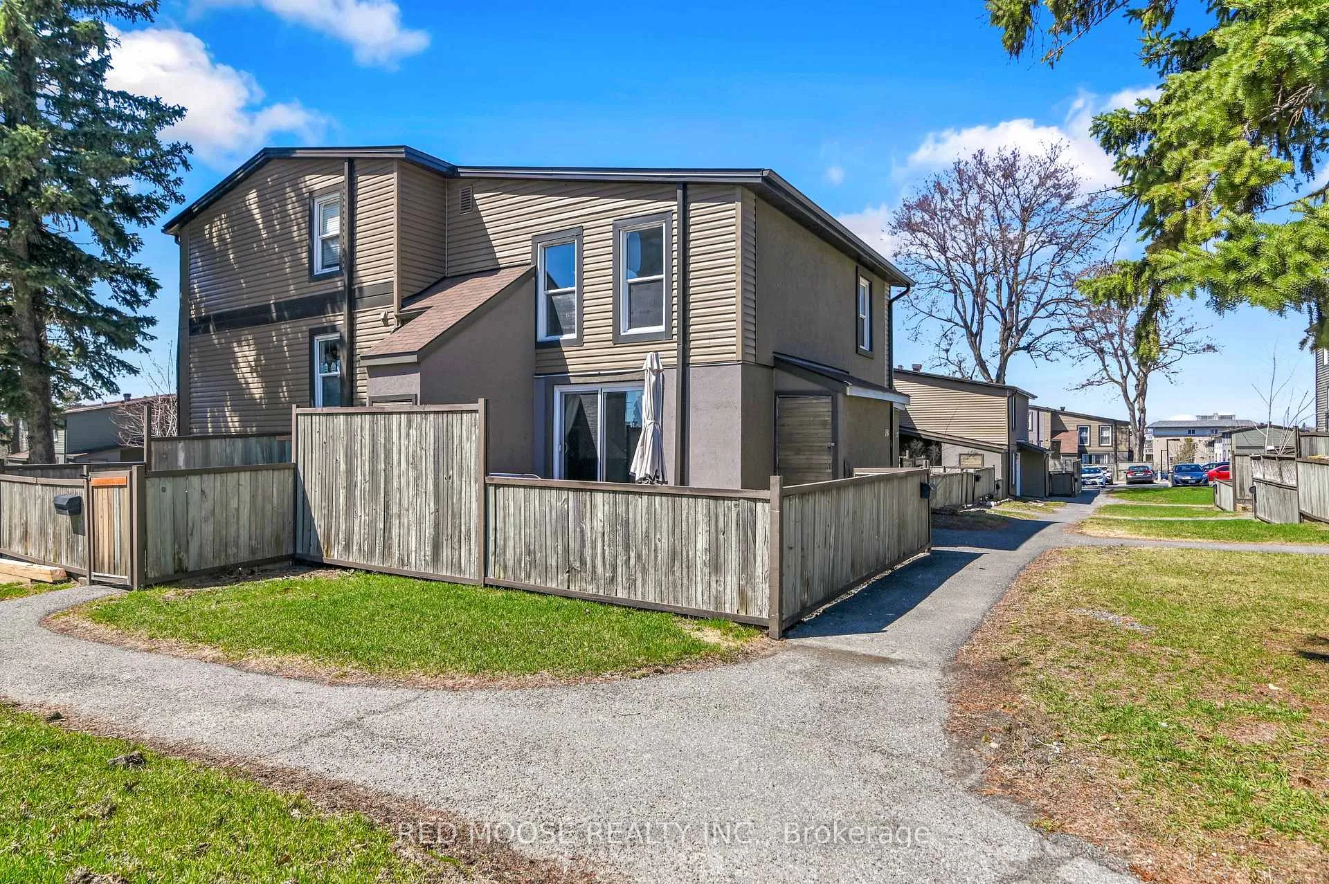 Photo 3 of Unit 18, 1250 Mcwatters Road, Ottawa, Queensway Terrace South/Ridgeview — HOMEH