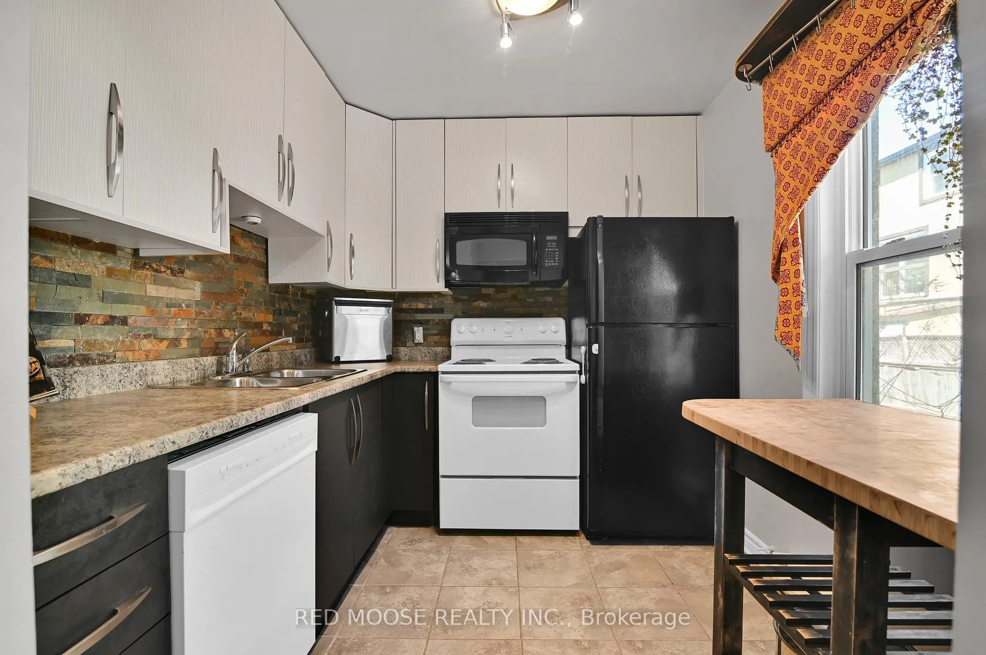 Photo 8 of Unit 18, 1250 Mcwatters Road, Ottawa, Queensway Terrace South/Ridgeview — HOMEH